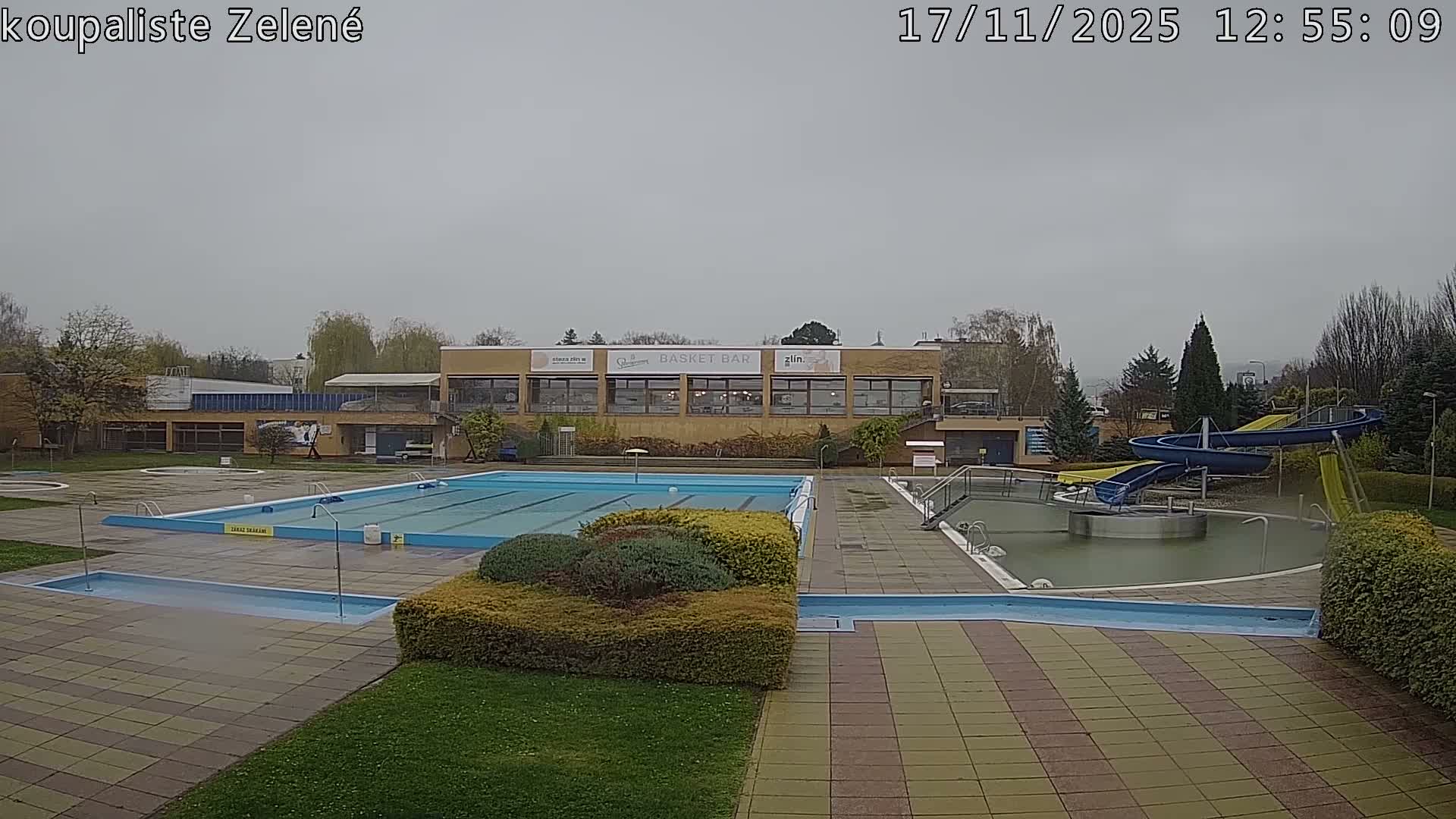 Zlín - Koupaliště Zelené Swimming Pool & Aquapark Live Cam - Zlin 1, Zlin, Czechia