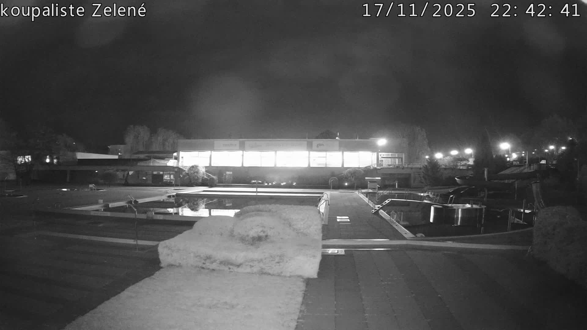 Zlín - Koupaliště Zelené Swimming Pool & Aquapark Live Cam - Zlin 1, Zlin, Czechia