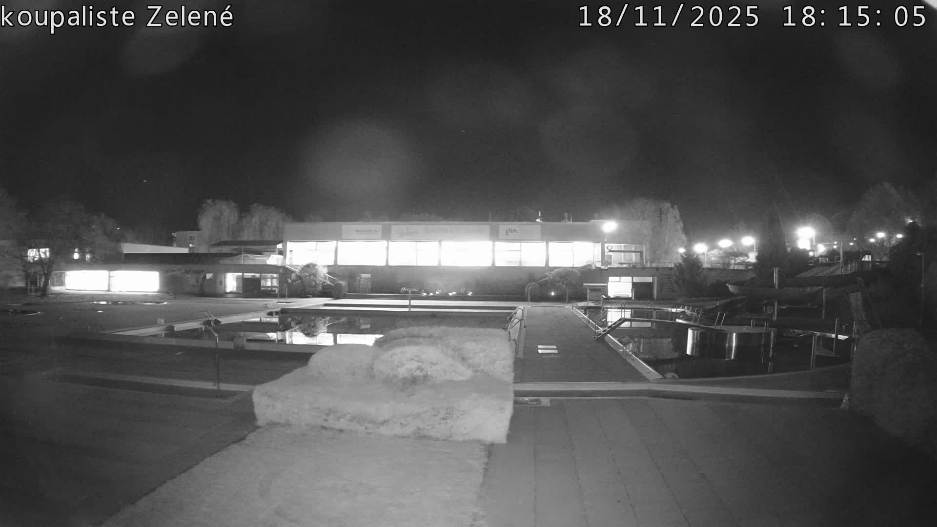 Zlín - Koupaliště Zelené Swimming Pool & Aquapark Live Cam - Zlin 1, Zlin, Czechia
