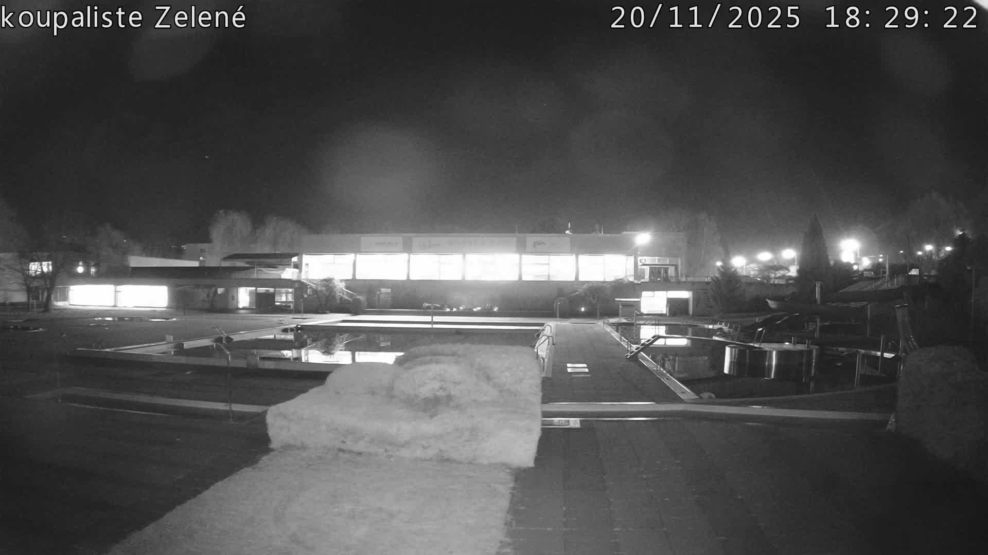 Zlín - Koupaliště Zelené Swimming Pool & Aquapark Live Cam - Zlin 1, Zlin, Czechia