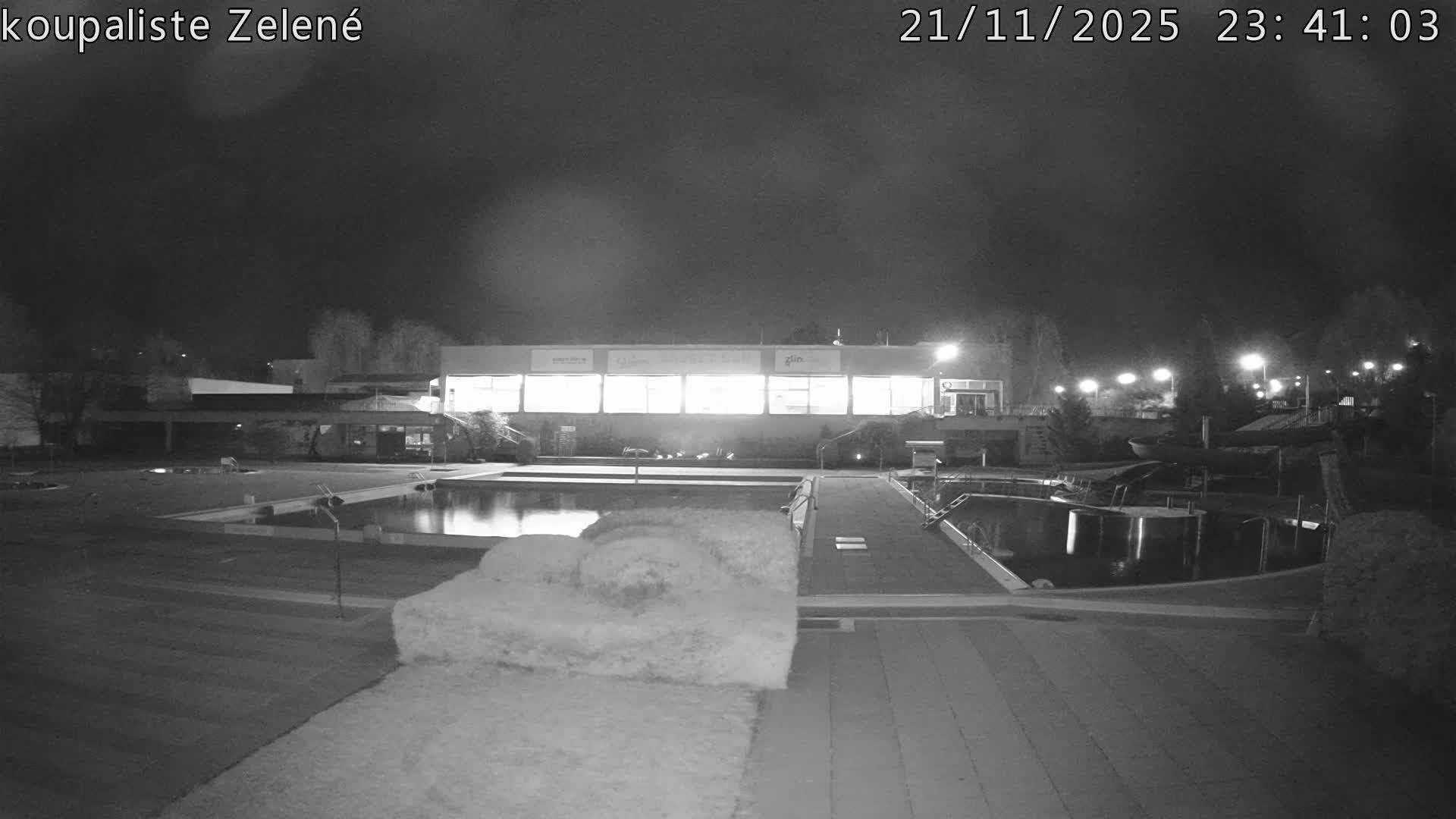 Zlín - Koupaliště Zelené Swimming Pool & Aquapark Live Cam - Zlin 1, Zlin, Czechia