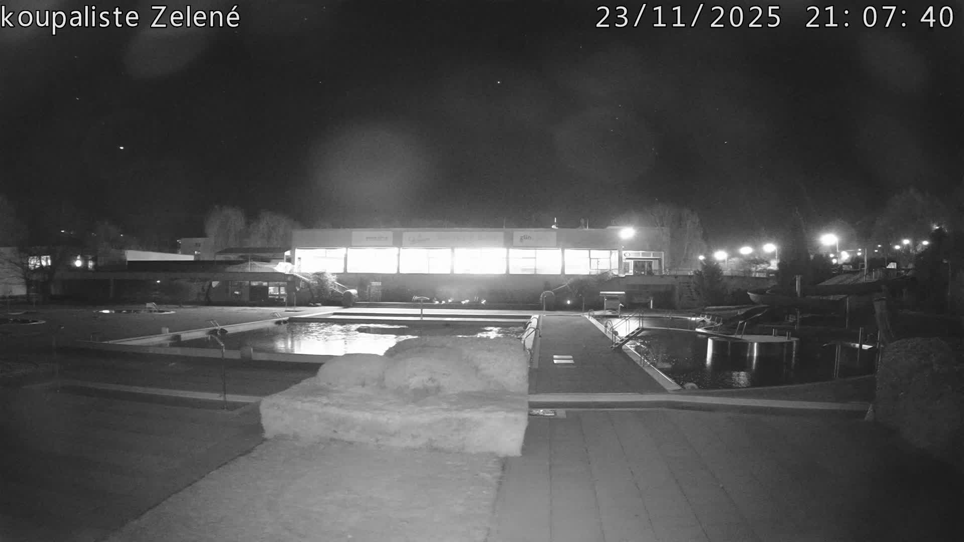 Zlín - Koupaliště Zelené Swimming Pool & Aquapark Live Cam - Zlin 1, Zlin, Czechia