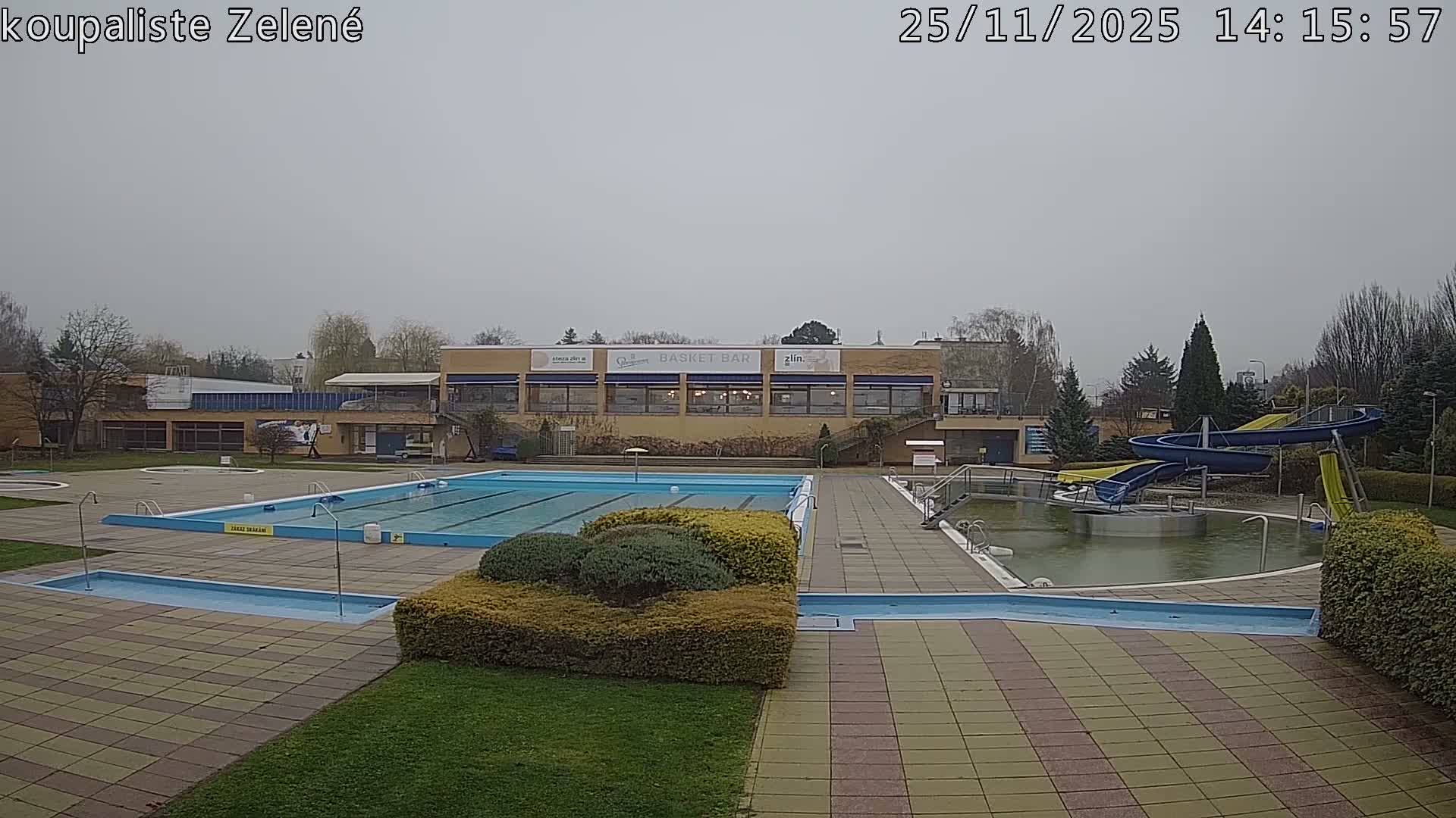 Zlín - Koupaliště Zelené Swimming Pool & Aquapark Live Cam - Zlin 1, Zlin, Czechia