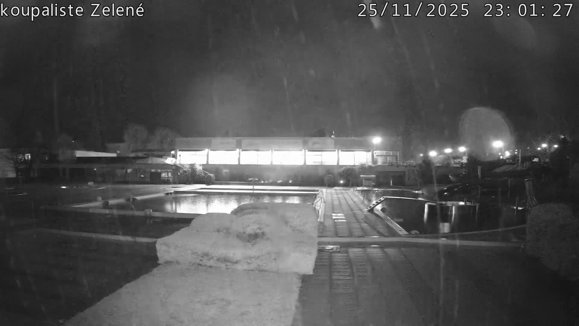 Zlín - Koupaliště Zelené Swimming Pool & Aquapark Live Cam - Zlin 1, Zlin, Czechia