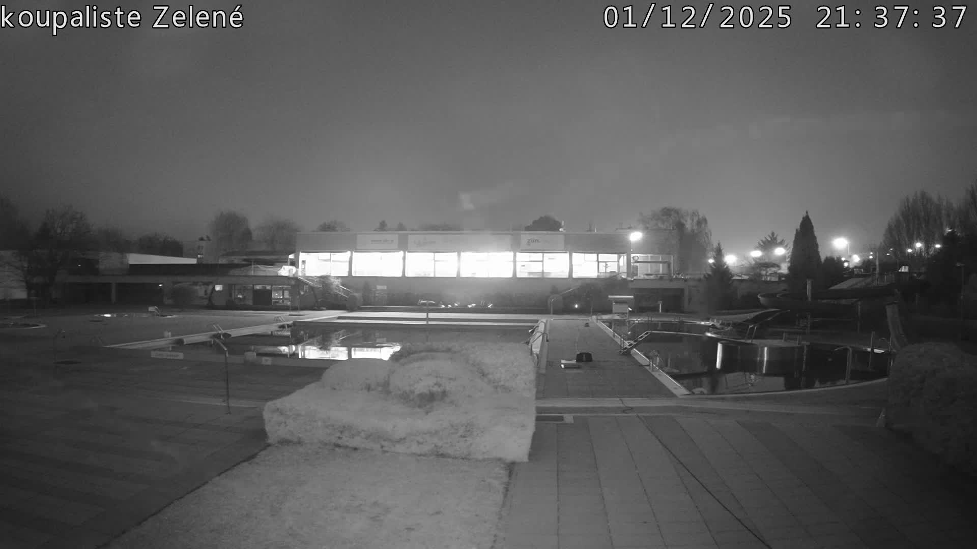 Zlín - Koupaliště Zelené Swimming Pool & Aquapark Live Cam - Zlin 1, Zlin, Czechia
