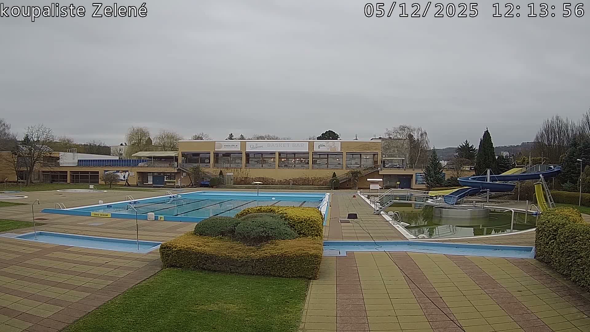 Zlín - Koupaliště Zelené Swimming Pool & Aquapark Live Cam - Zlin 1, Zlin, Czechia