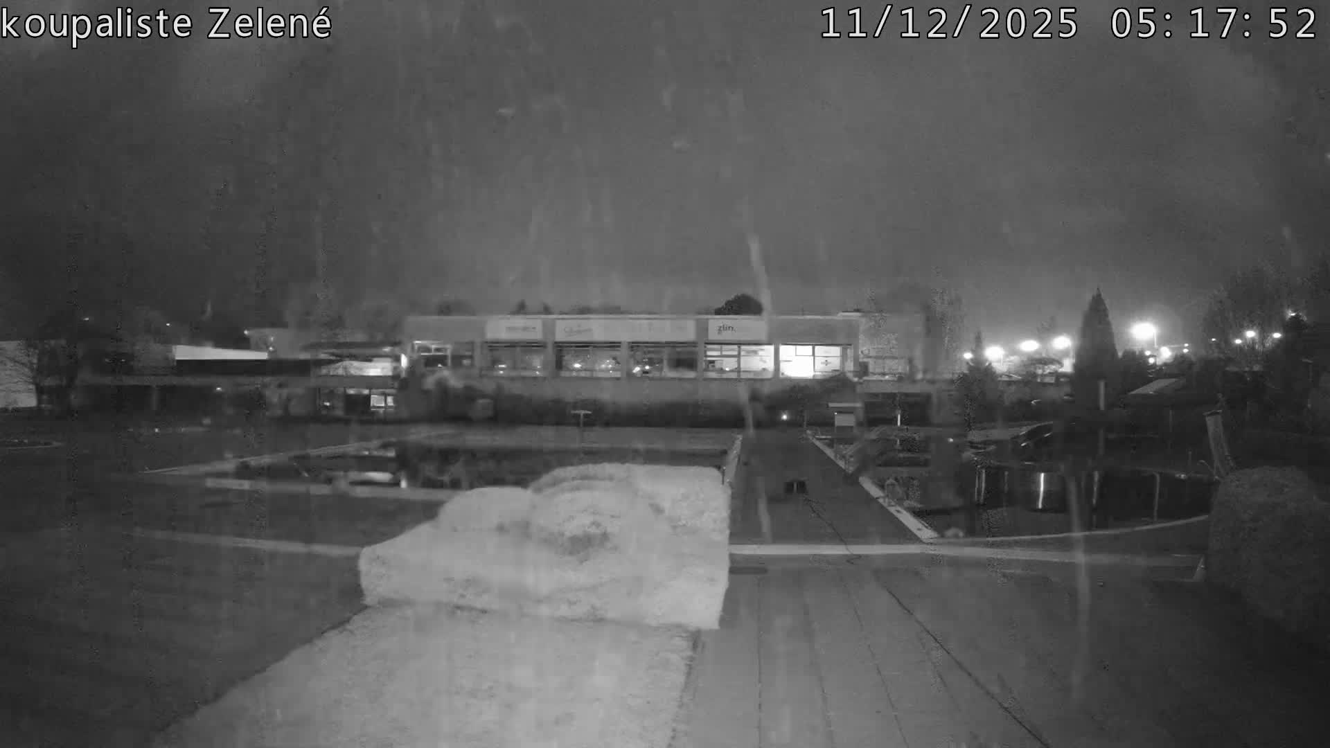 Zlín - Koupaliště Zelené Swimming Pool & Aquapark Live Cam - Zlin 1, Zlin, Czechia