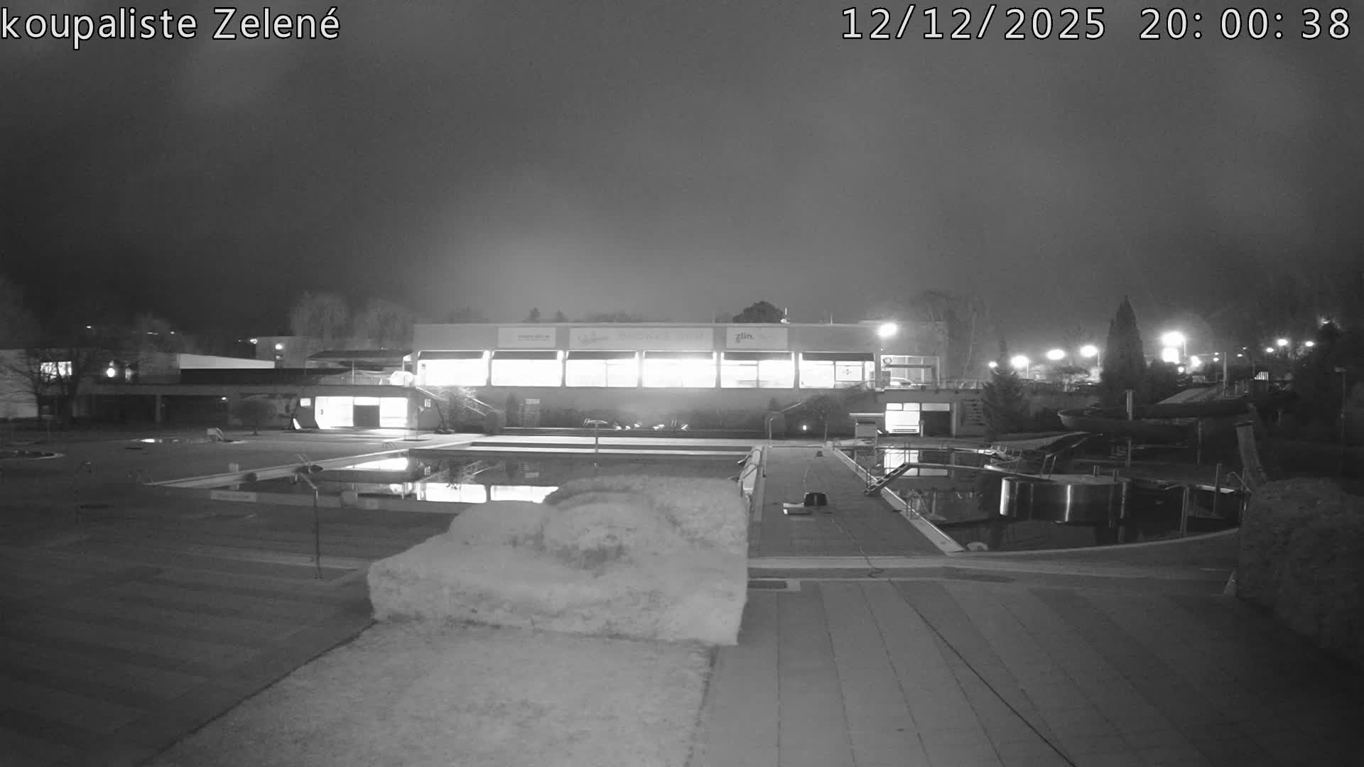 Zlín - Koupaliště Zelené Swimming Pool & Aquapark Live Cam - Zlin 1, Zlin, Czechia