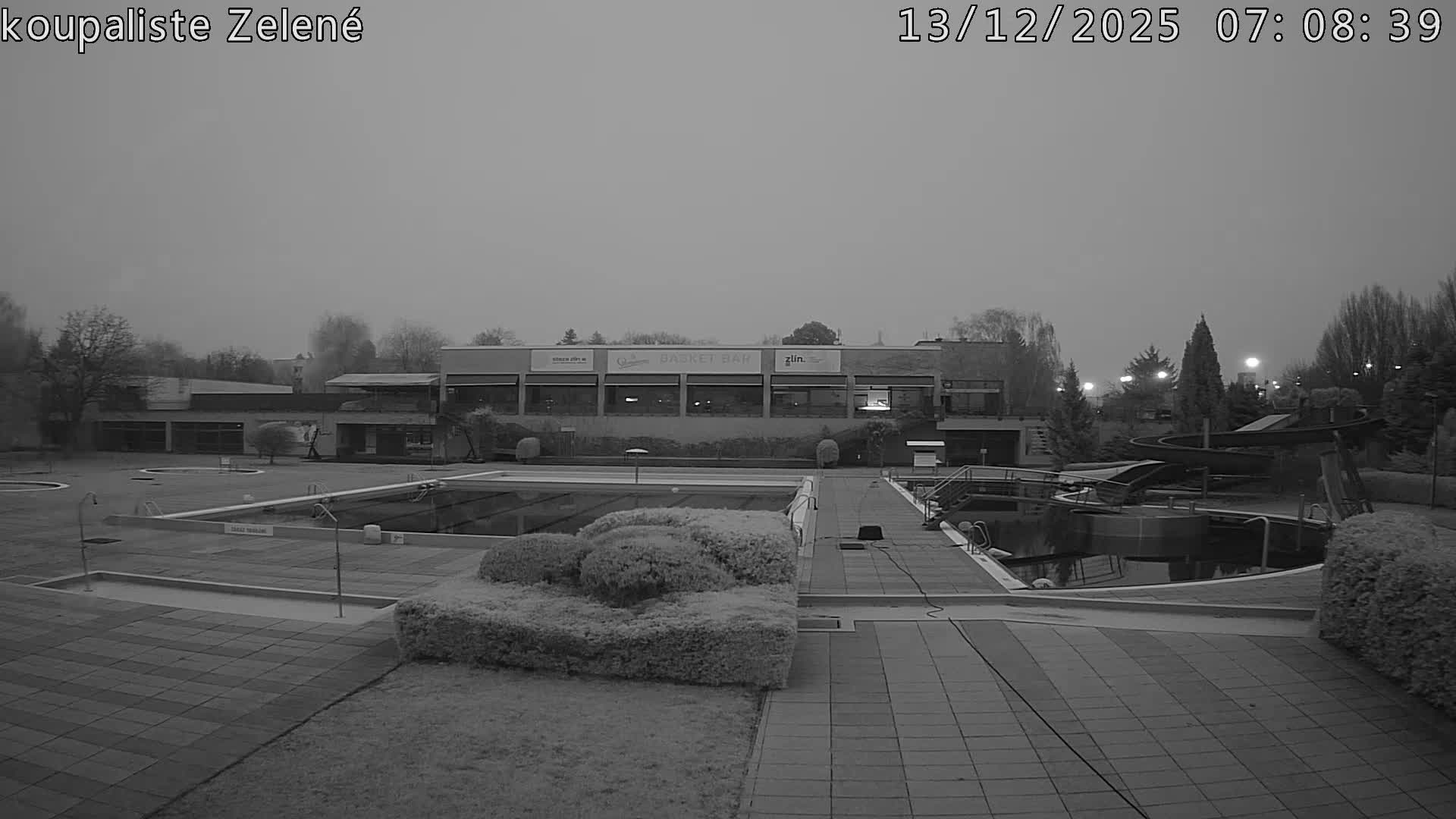 Zlín - Koupaliště Zelené Swimming Pool & Aquapark Live Cam - Zlin 1, Zlin, Czechia