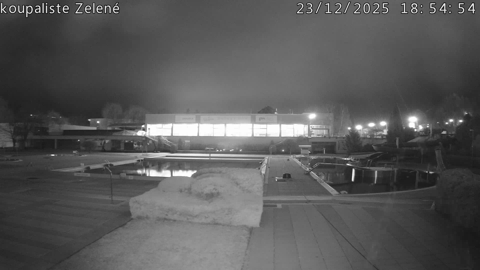 Zlín - Koupaliště Zelené Swimming Pool & Aquapark Live Cam - Zlin 1, Zlin, Czechia