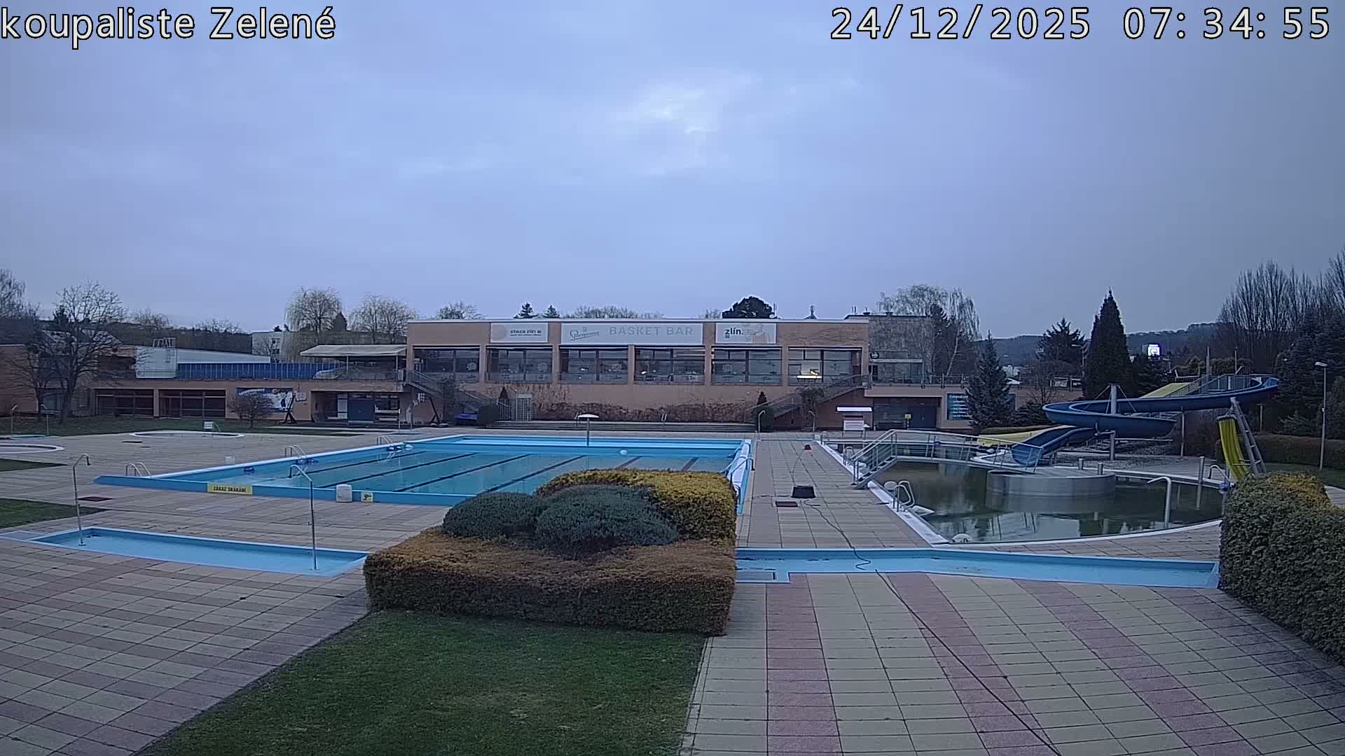 Zlín - Koupaliště Zelené Swimming Pool & Aquapark Live Cam - Zlin 1, Zlin, Czechia