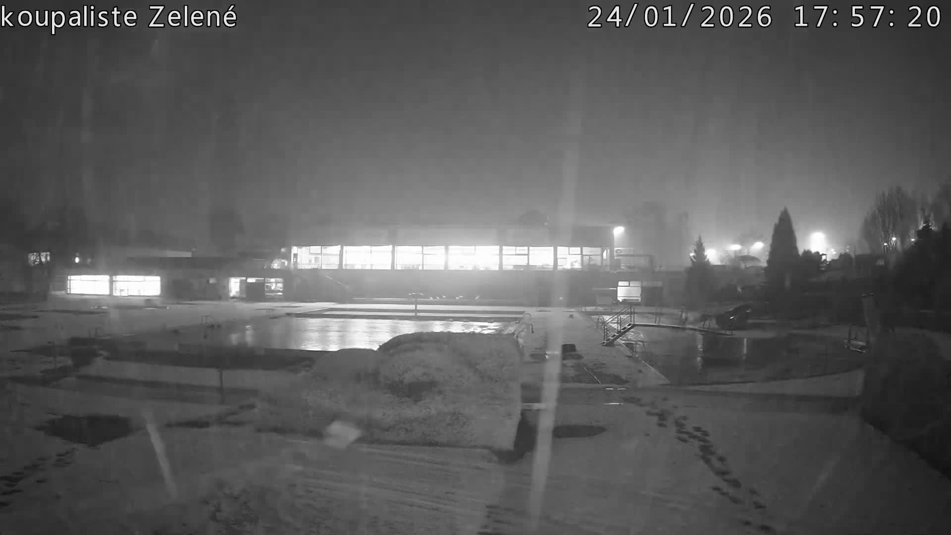 Zlín - Koupaliště Zelené Swimming Pool & Aquapark Live Cam - Zlin 1, Zlin, Czechia