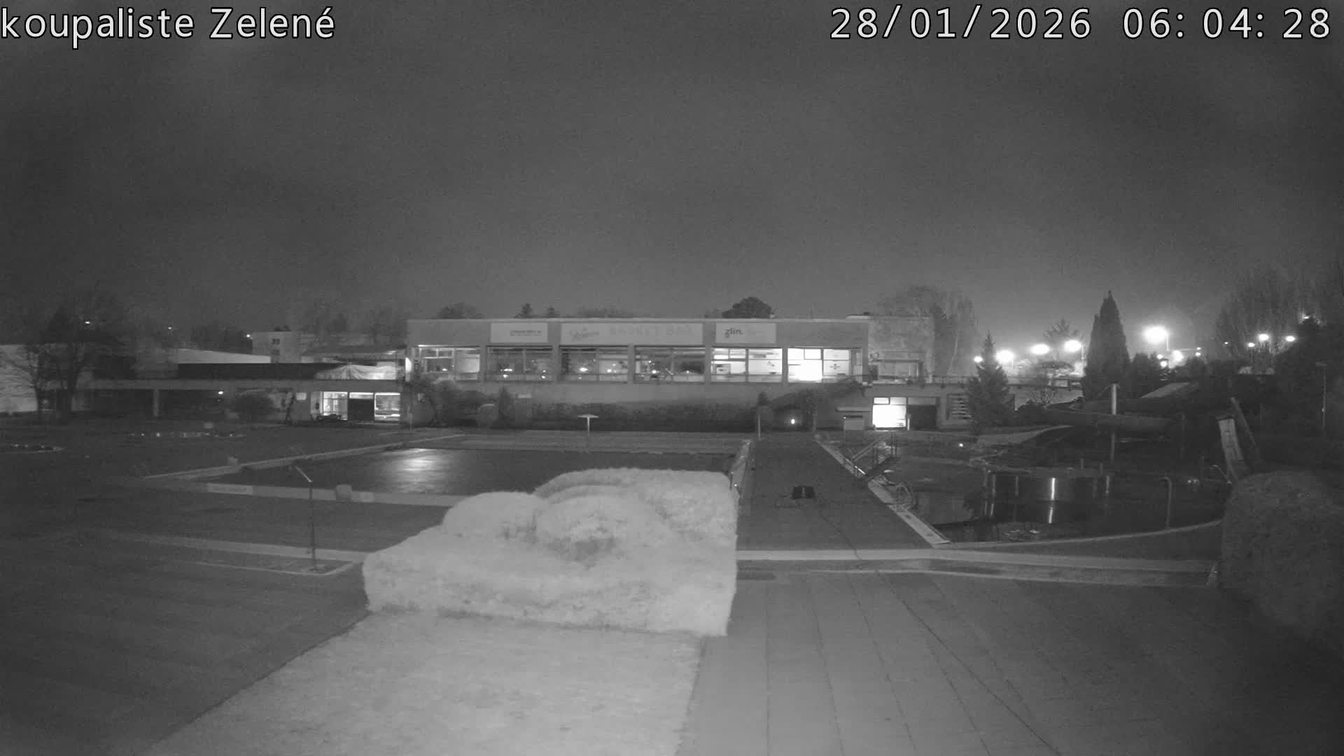Zlín - Koupaliště Zelené Swimming Pool & Aquapark Live Cam - Zlin 1, Zlin, Czechia