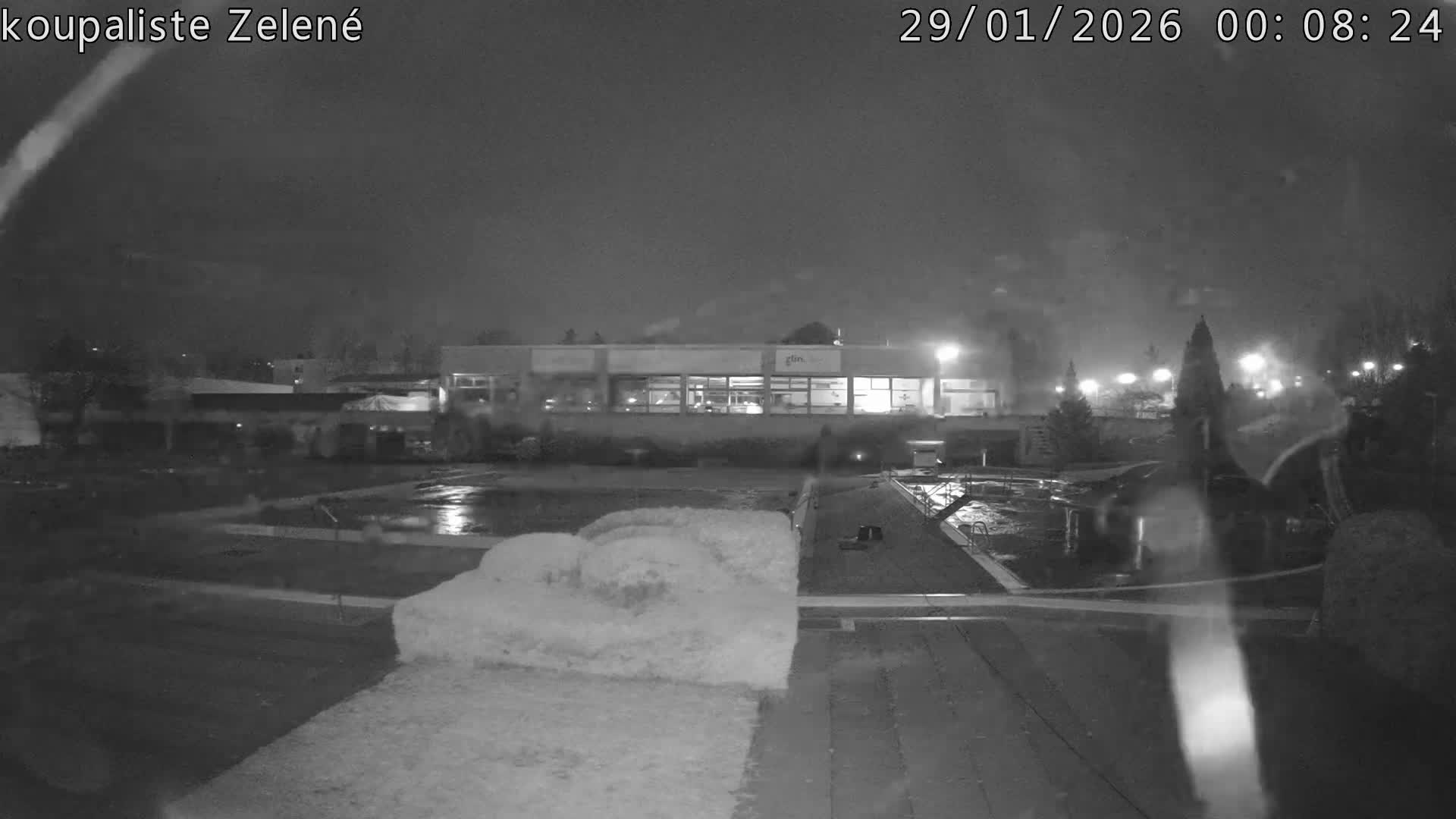 Zlín - Koupaliště Zelené Swimming Pool & Aquapark Live Cam - Zlin 1, Zlin, Czechia