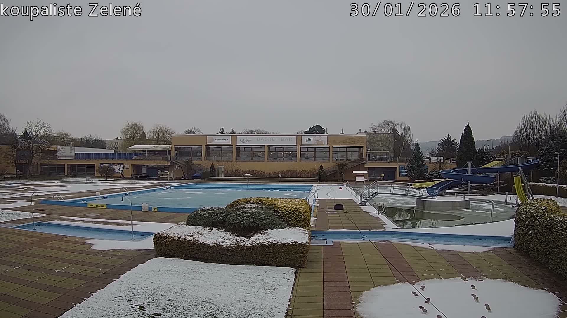 Zlín - Koupaliště Zelené Swimming Pool & Aquapark Live Cam - Zlin 1, Zlin, Czechia