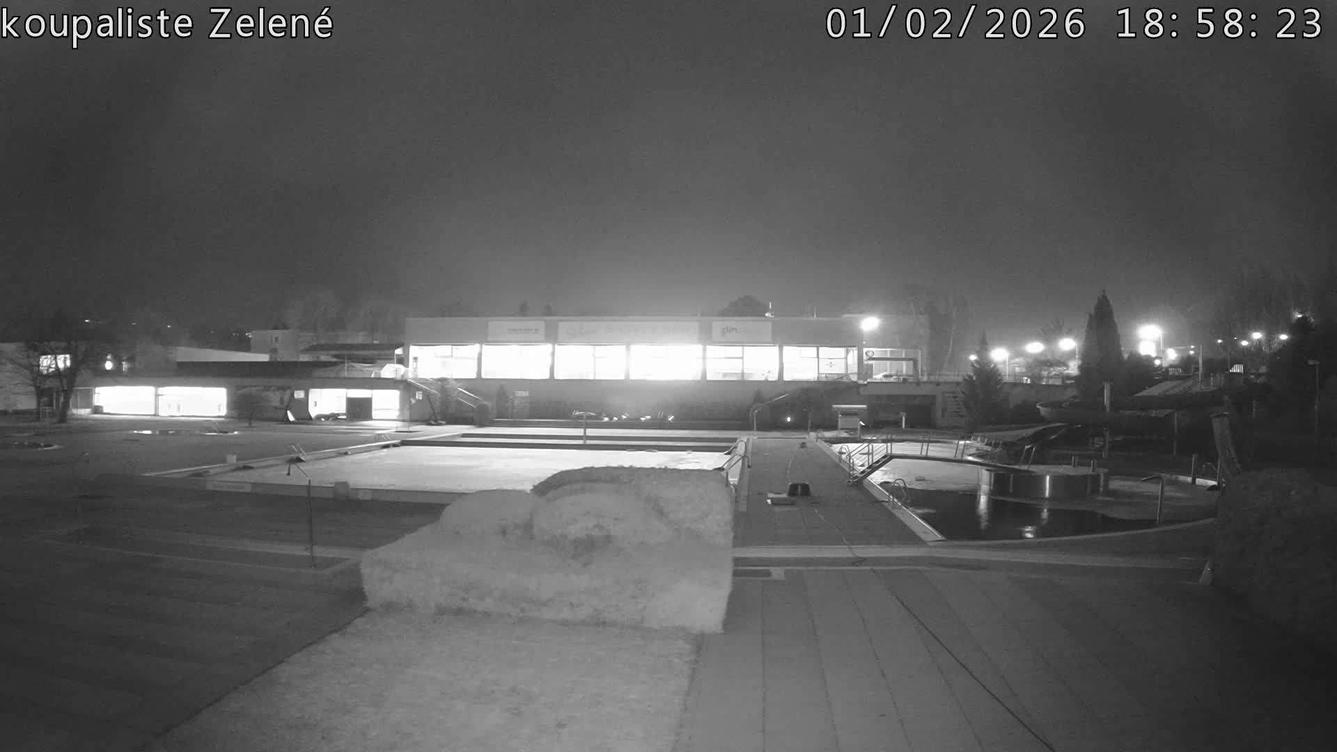 Zlín - Koupaliště Zelené Swimming Pool & Aquapark Live Cam - Zlin 1, Zlin, Czechia