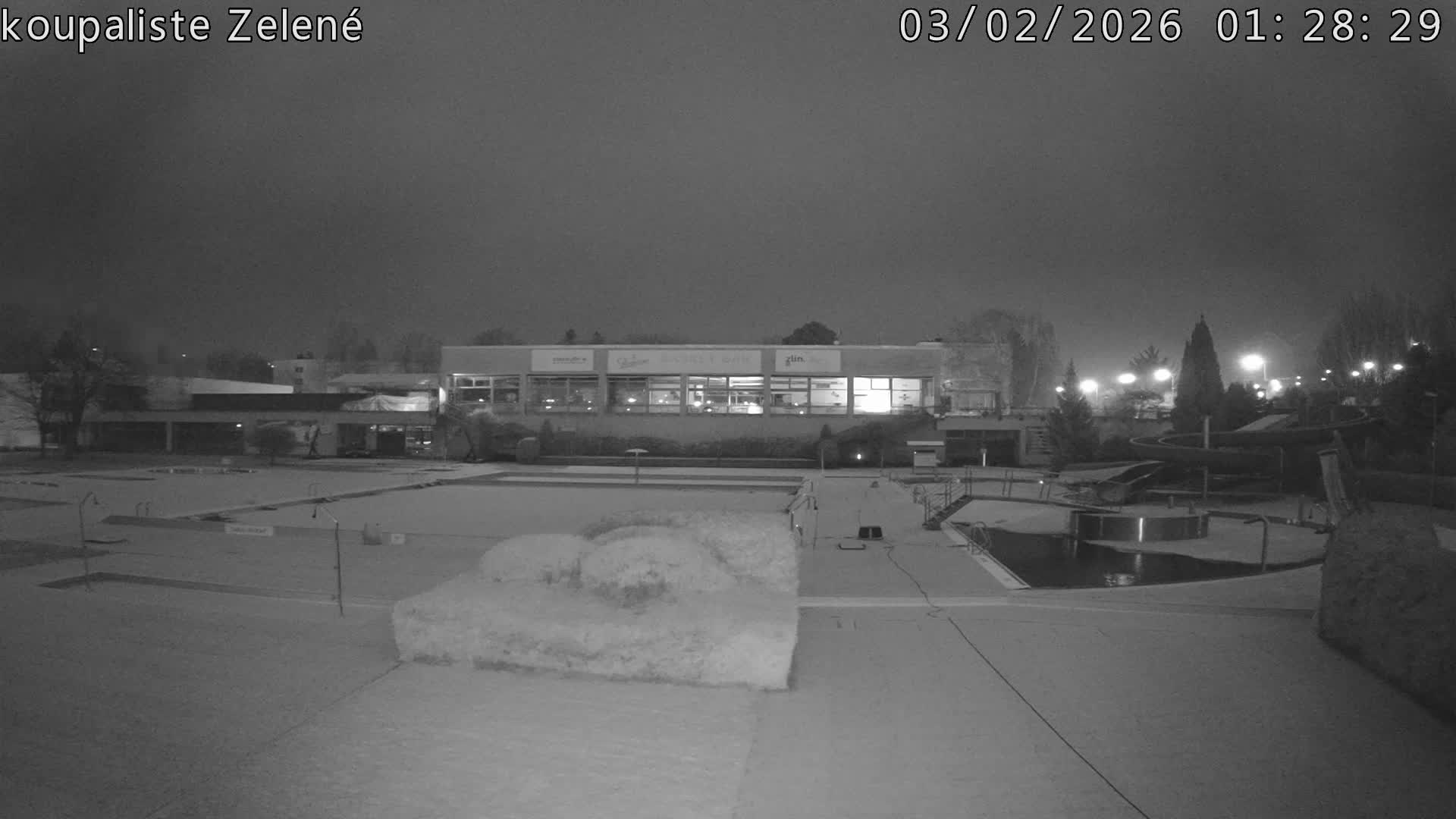 Zlín - Koupaliště Zelené Swimming Pool & Aquapark Live Cam - Zlin 1, Zlin, Czechia