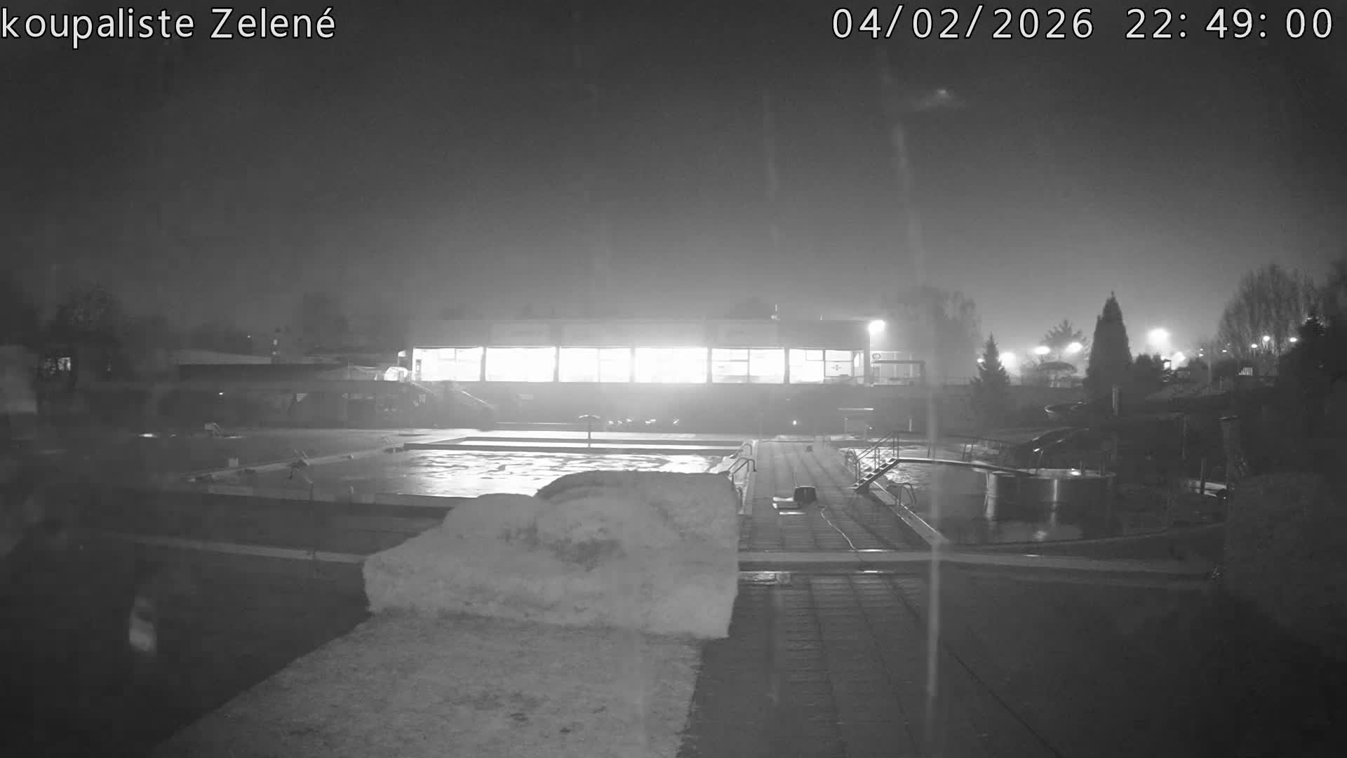 Zlín - Koupaliště Zelené Swimming Pool & Aquapark Live Cam - Zlin 1, Zlin, Czechia