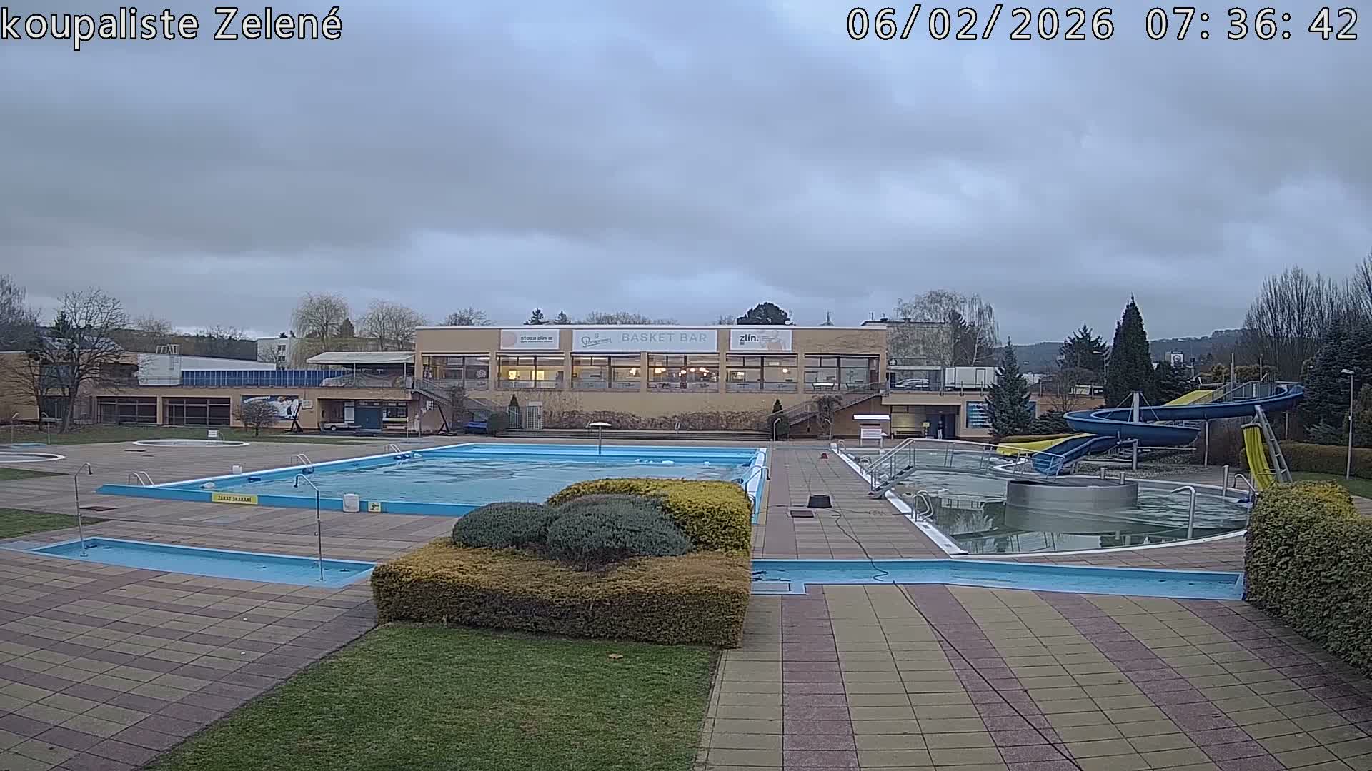 Zlín - Koupaliště Zelené Swimming Pool & Aquapark Live Cam - Zlin 1, Zlin, Czechia