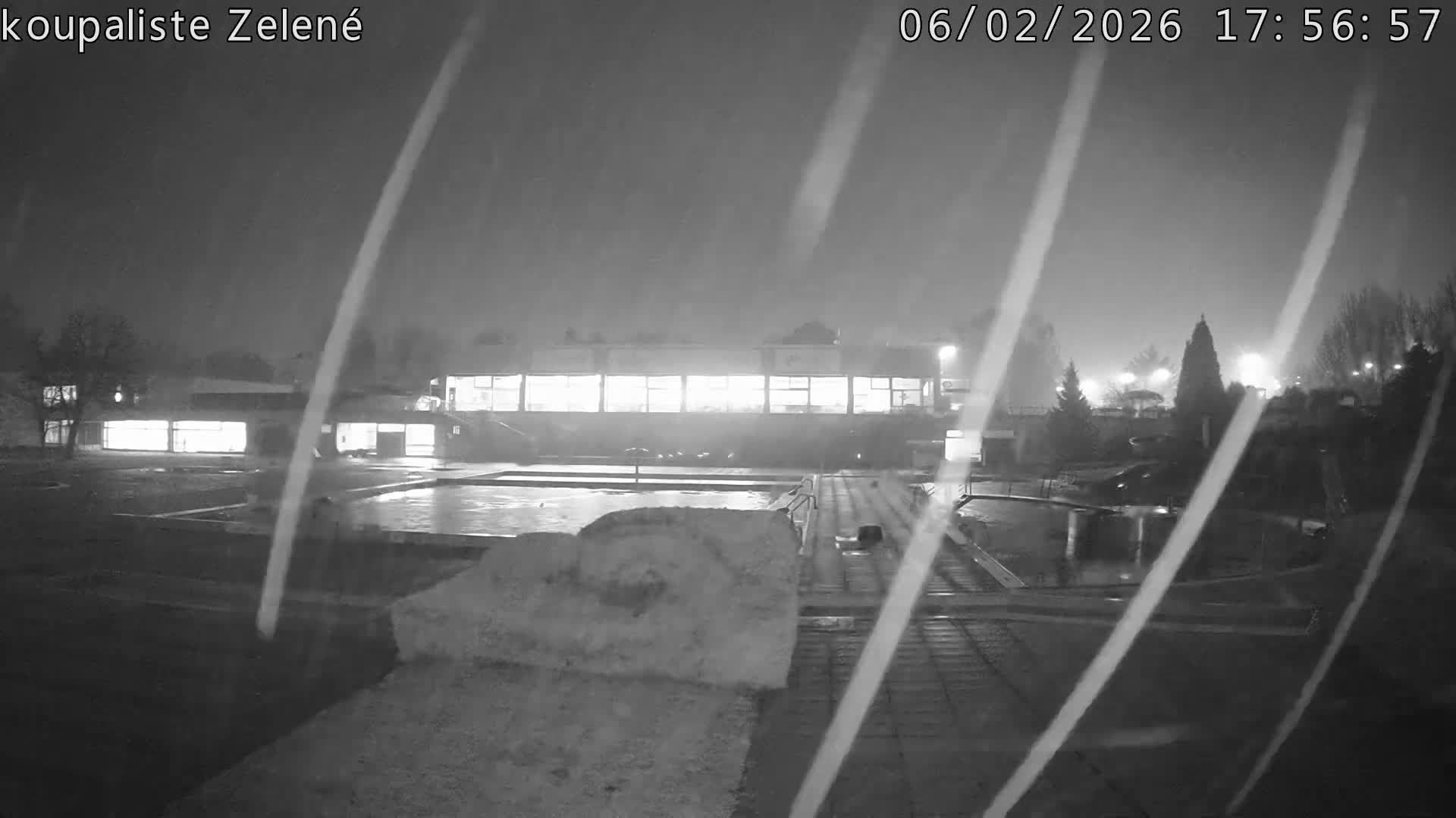 Zlín - Koupaliště Zelené Swimming Pool & Aquapark Live Cam - Zlin 1, Zlin, Czechia