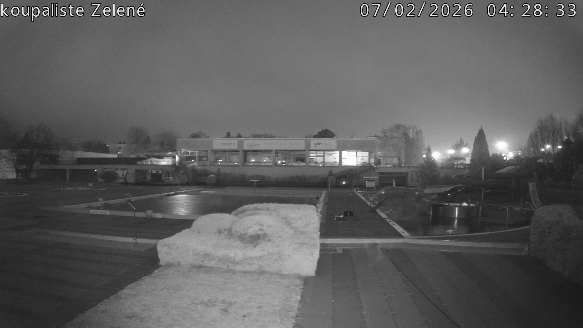 Zlín - Koupaliště Zelené Swimming Pool & Aquapark Live Cam - Zlin 1, Zlin, Czechia