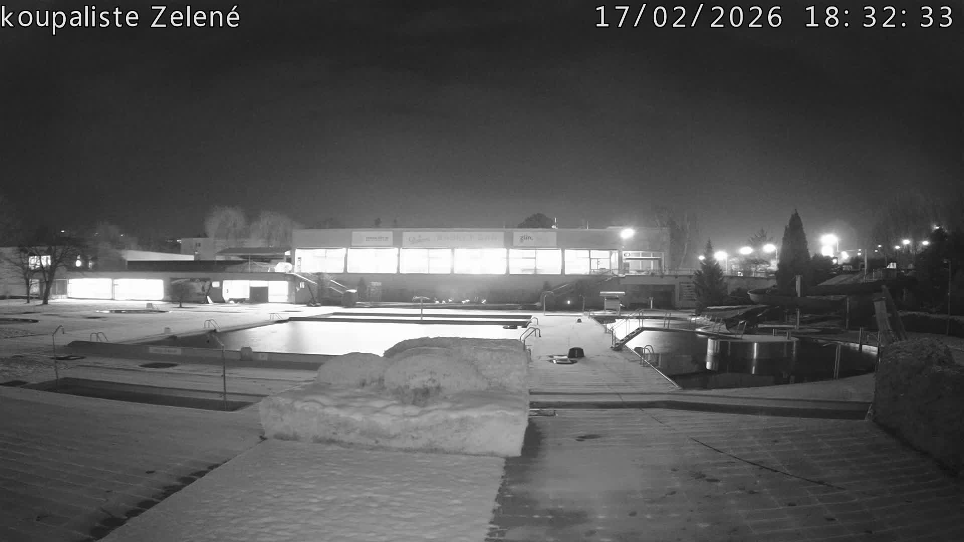 Zlín - Koupaliště Zelené Swimming Pool & Aquapark Live Cam - Zlin 1, Zlin, Czechia