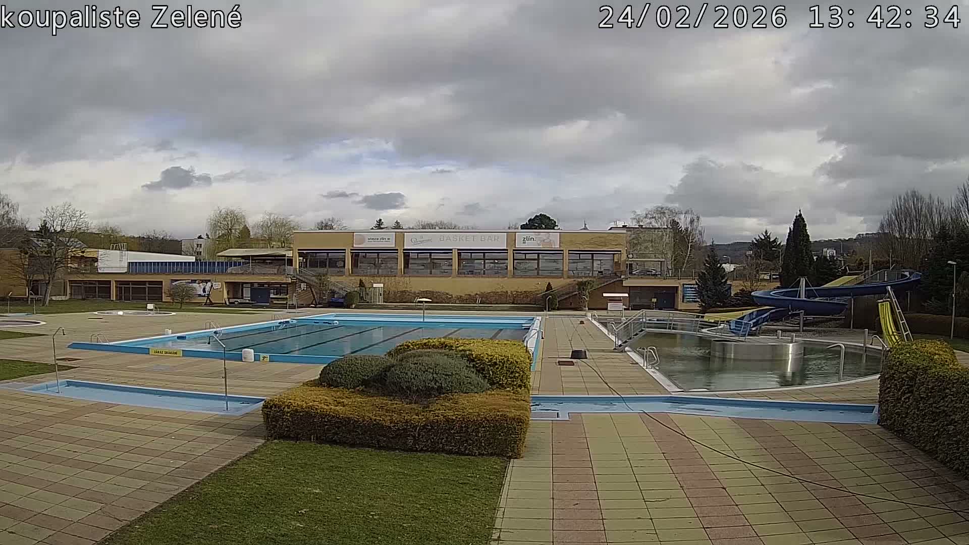 Zlín - Koupaliště Zelené Swimming Pool & Aquapark Live Cam - Zlin 1, Zlin, Czechia
