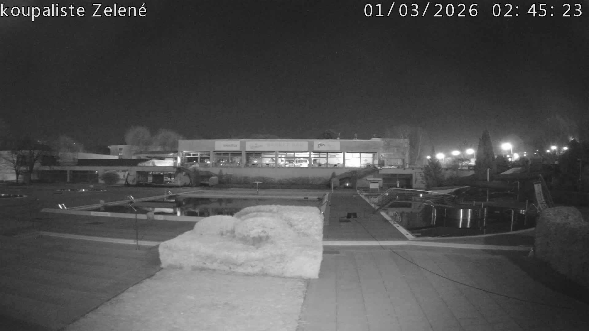 Zlín - Koupaliště Zelené Swimming Pool & Aquapark Live Cam - Zlin 1, Zlin, Czechia