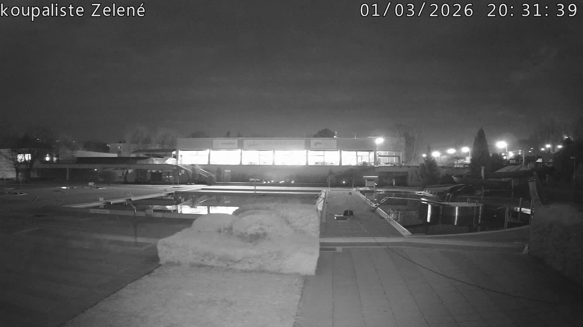 Zlín - Koupaliště Zelené Swimming Pool & Aquapark Live Cam - Zlin 1, Zlin, Czechia