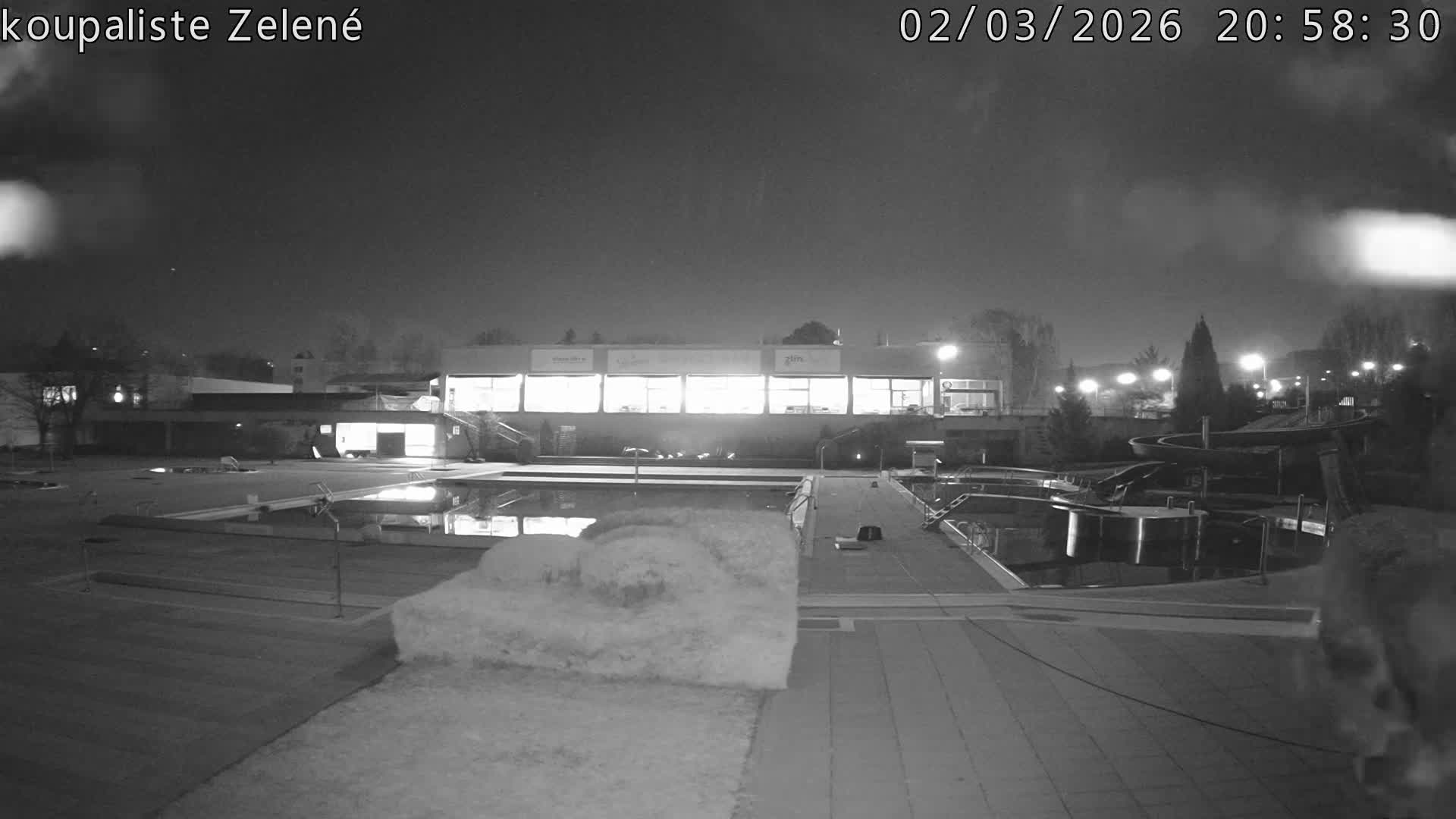 Zlín - Koupaliště Zelené Swimming Pool & Aquapark Live Cam - Zlin 1, Zlin, Czechia