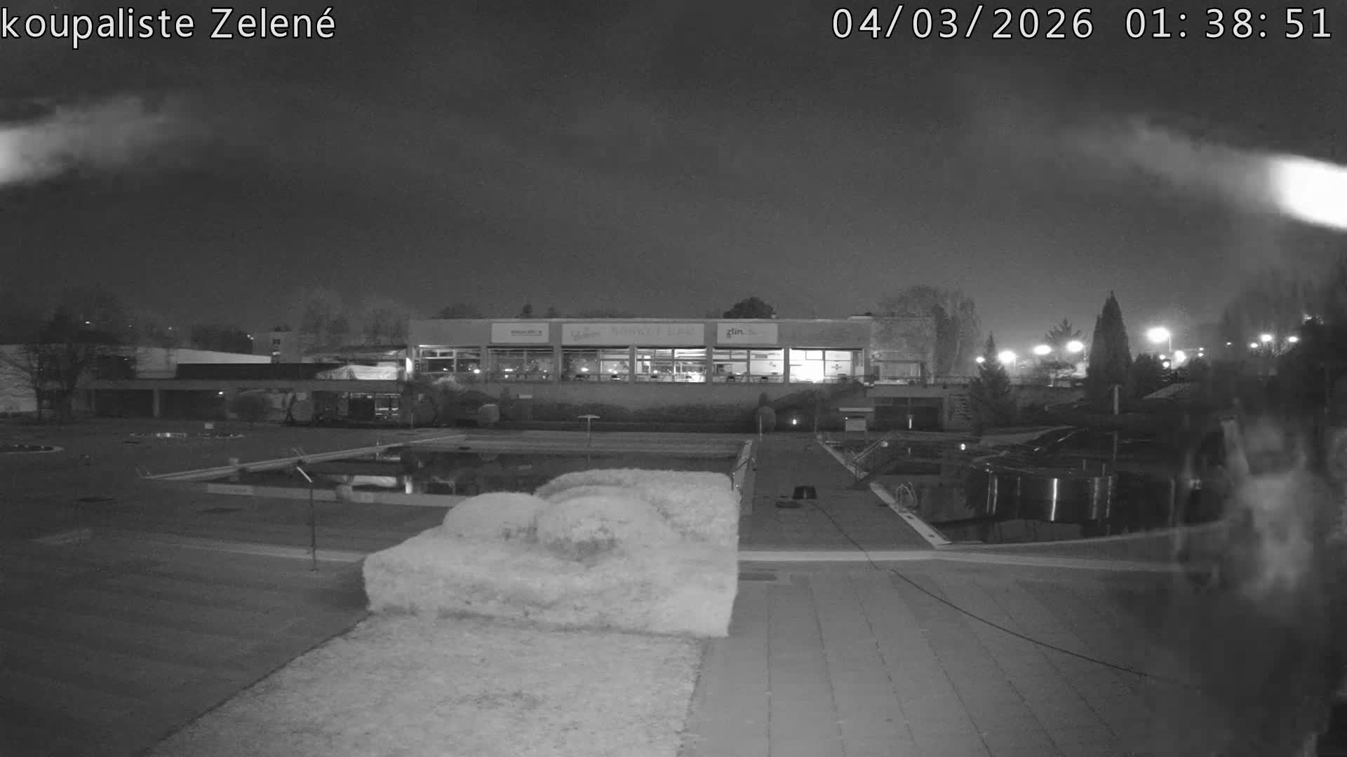Zlín - Koupaliště Zelené Swimming Pool & Aquapark Live Cam - Zlin 1, Zlin, Czechia
