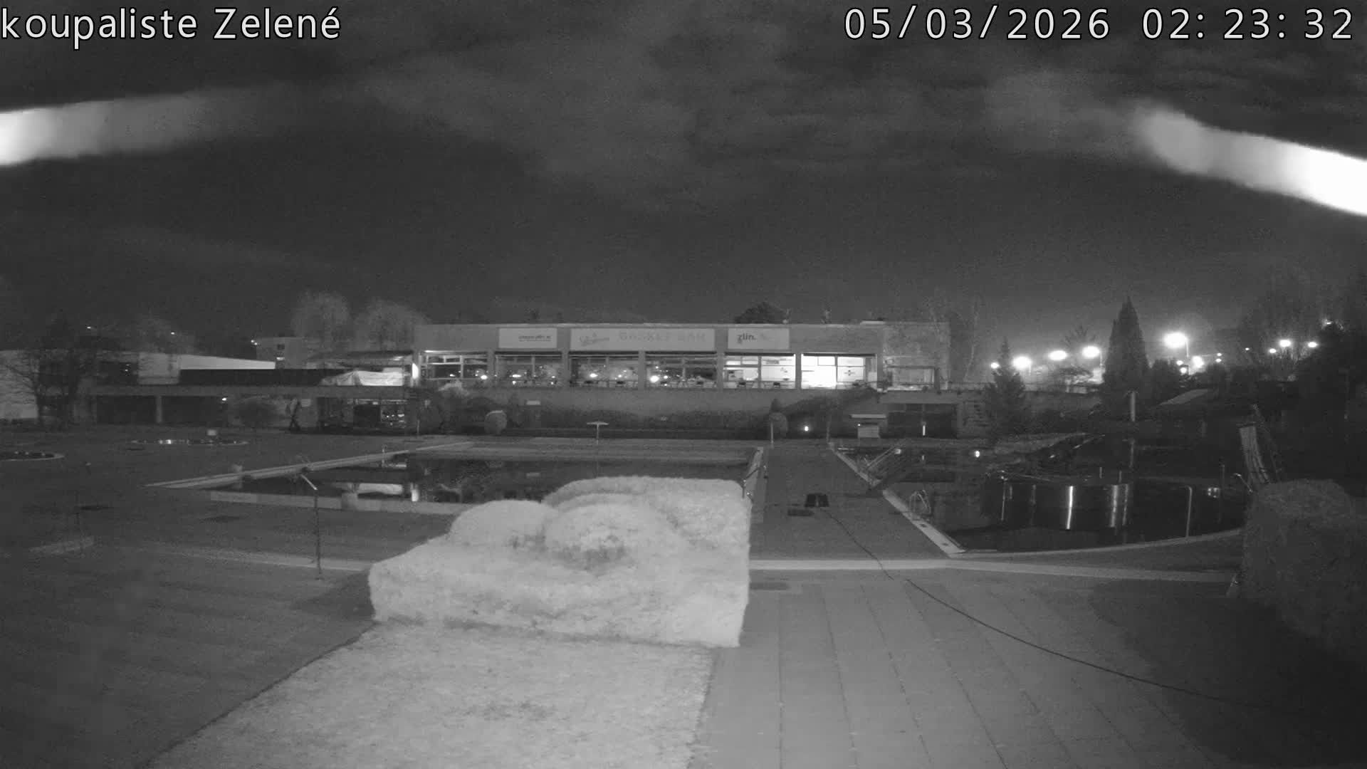 Zlín - Koupaliště Zelené Swimming Pool & Aquapark Live Cam - Zlin 1, Zlin, Czechia