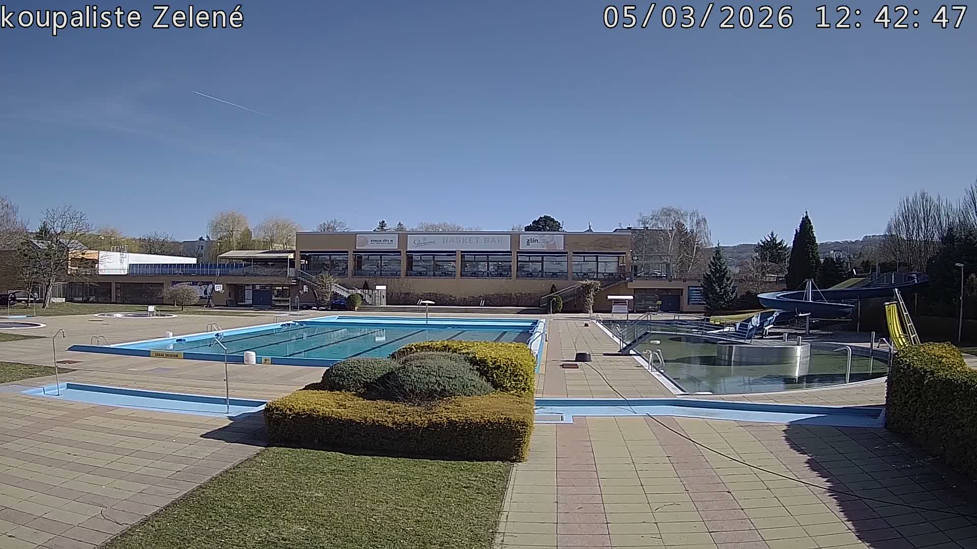 Zlín - Koupaliště Zelené Swimming Pool & Aquapark Live Cam - Zlin 1, Zlin, Czechia