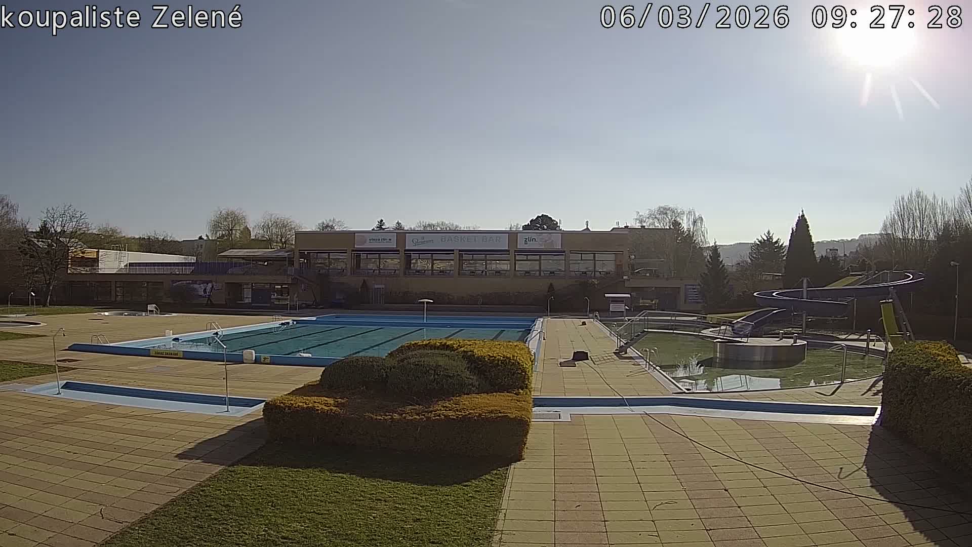 Zlín - Koupaliště Zelené Swimming Pool & Aquapark Live Cam - Zlin 1, Zlin, Czechia