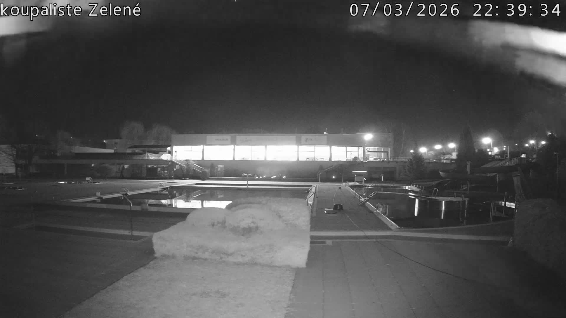 Zlín - Koupaliště Zelené Swimming Pool & Aquapark Live Cam - Zlin 1, Zlin, Czechia
