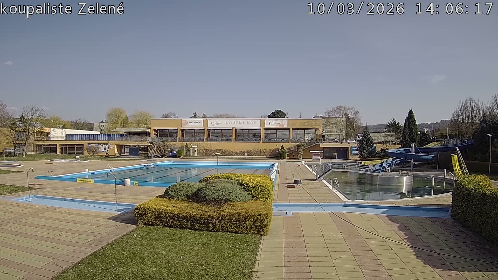 Zlín - Koupaliště Zelené Swimming Pool & Aquapark Live Cam - Zlin 1, Zlin, Czechia