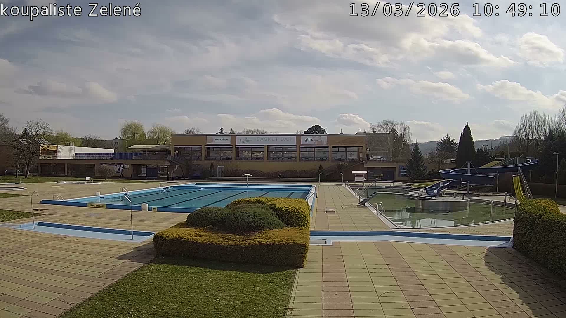 Zlín - Koupaliště Zelené Swimming Pool & Aquapark Live Cam - Zlin 1, Zlin, Czechia