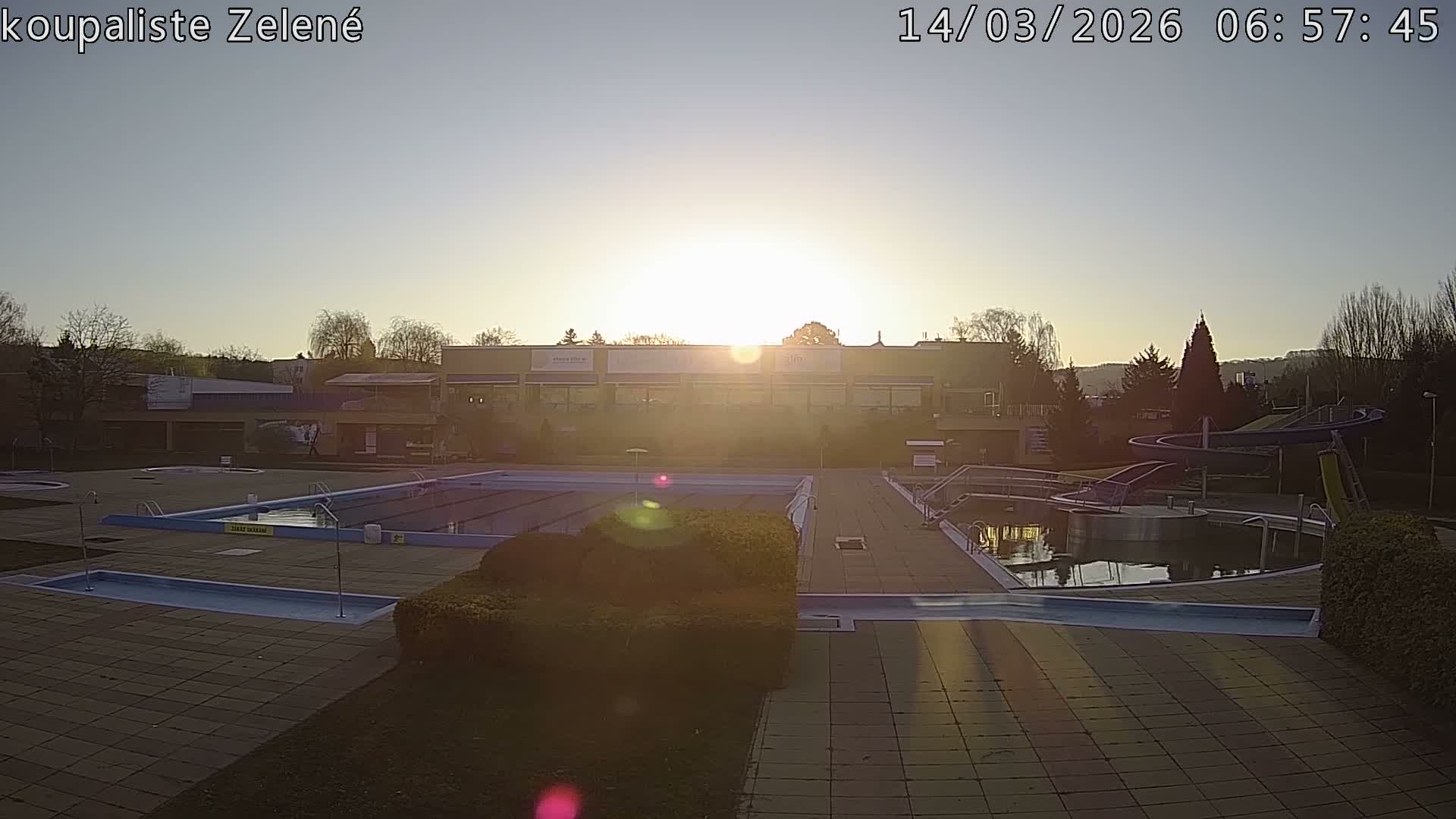Zlín - Koupaliště Zelené Swimming Pool & Aquapark Live Cam - Zlin 1, Zlin, Czechia