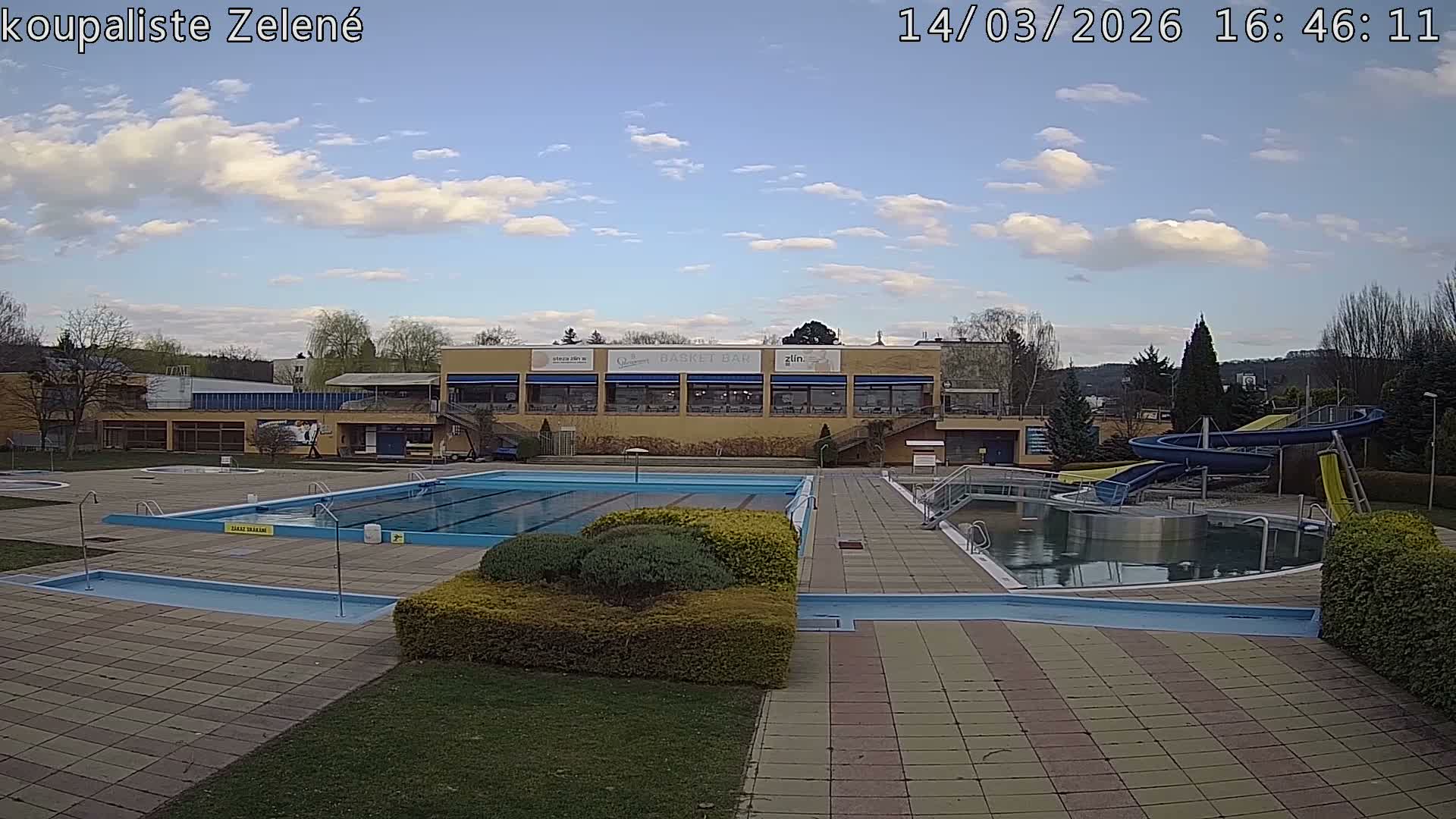 Zlín - Koupaliště Zelené Swimming Pool & Aquapark Live Cam - Zlin 1, Zlin, Czechia