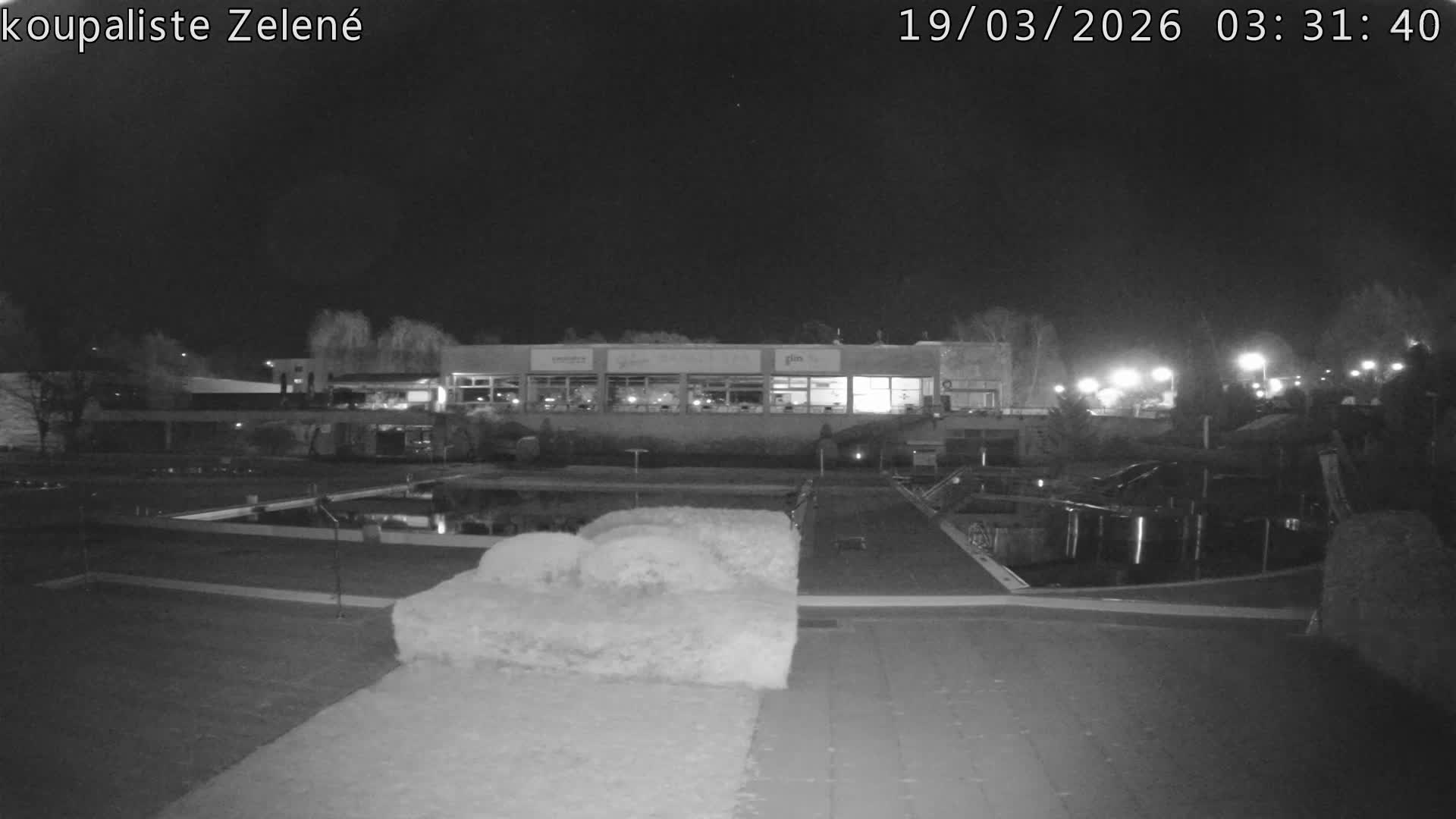 Zlín - Koupaliště Zelené Swimming Pool & Aquapark Live Cam - Zlin 1, Zlin, Czechia