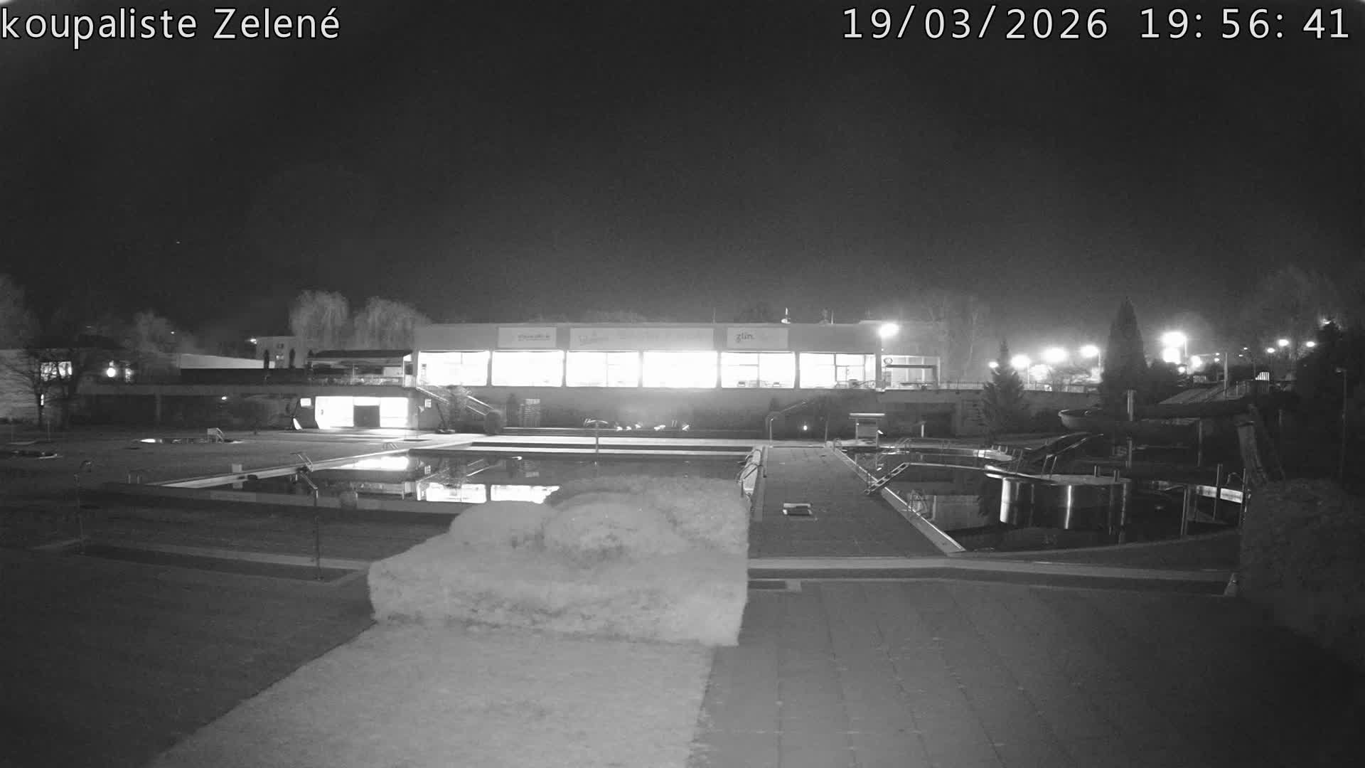 Zlín - Koupaliště Zelené Swimming Pool & Aquapark Live Cam - Zlin 1, Zlin, Czechia