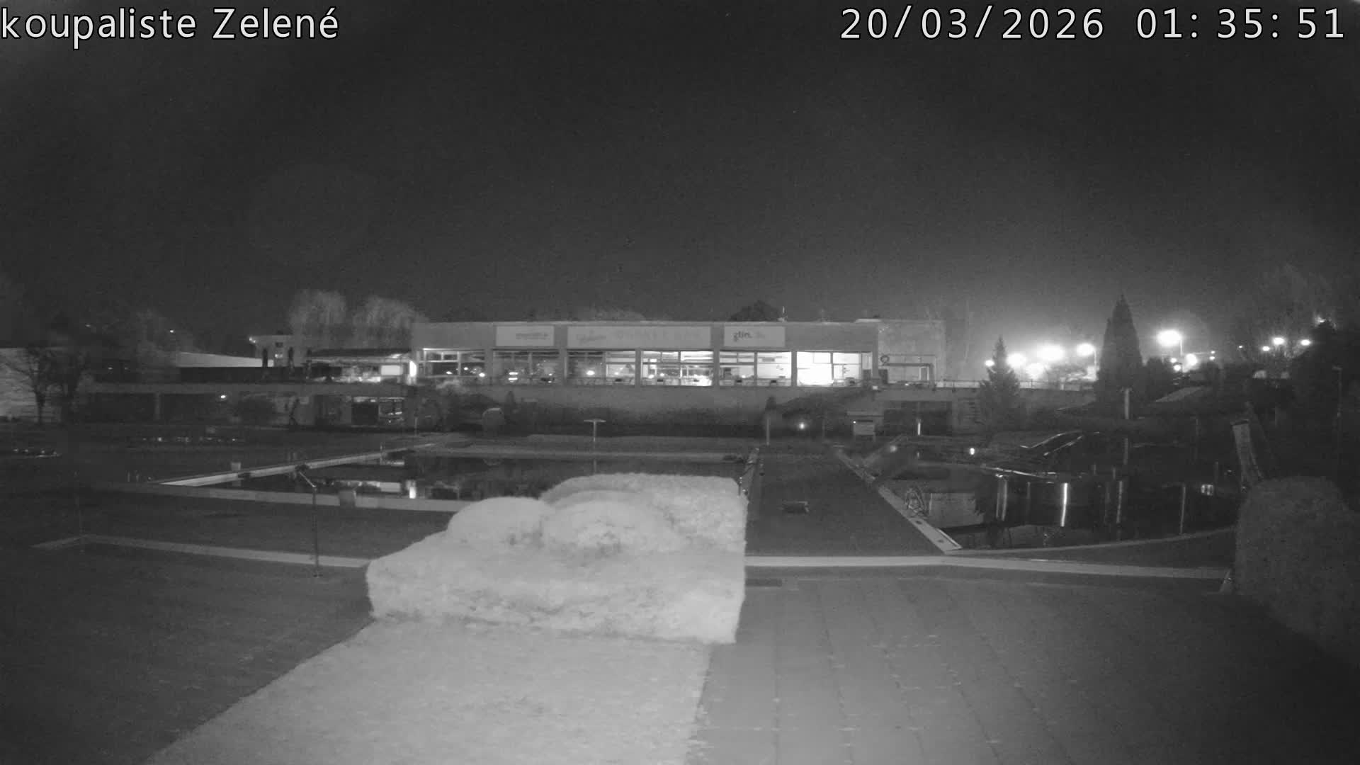 Zlín - Koupaliště Zelené Swimming Pool & Aquapark Live Cam - Zlin 1, Zlin, Czechia