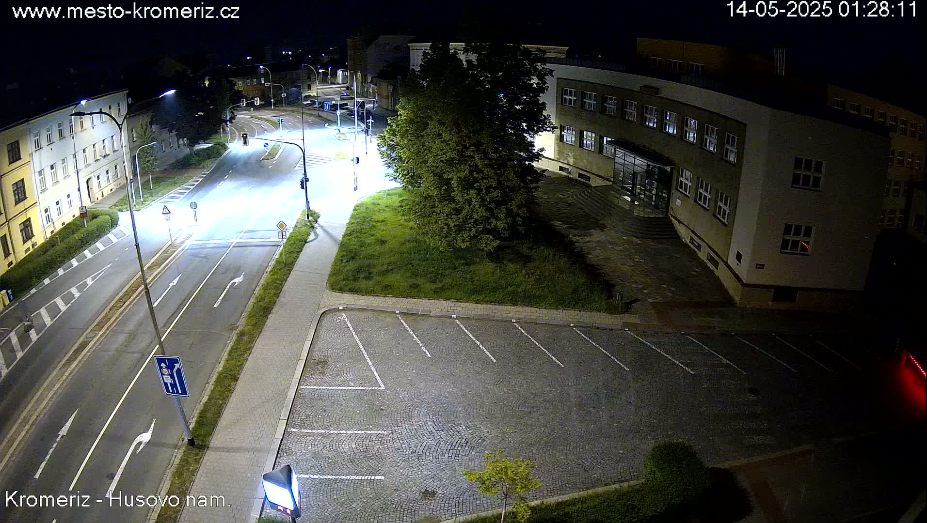 Kroměříž, Husovo & Kotojedska Náměstí  Square Intersection Live Cam - Kromeriz, Zlin, Czechia