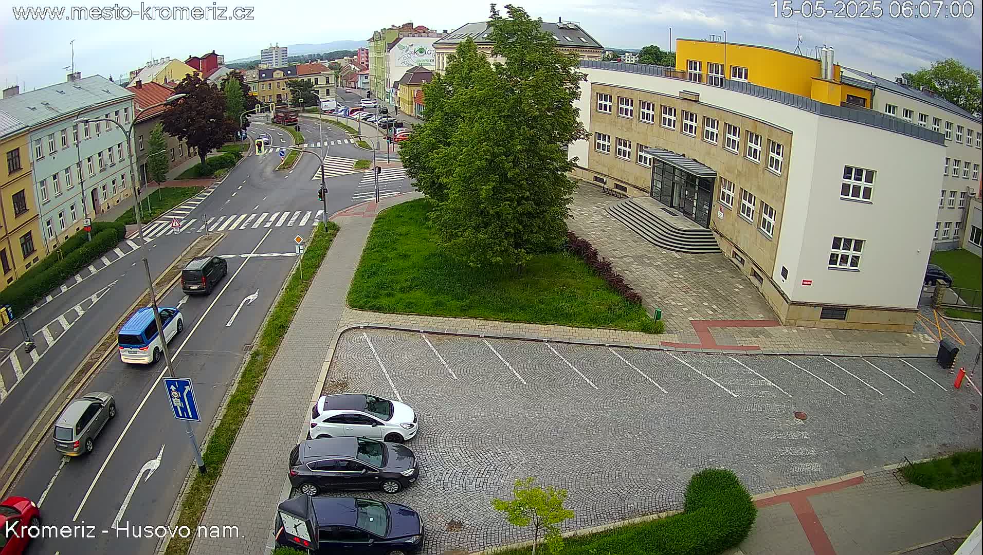 Kroměříž, Husovo & Kotojedska Náměstí  Square Intersection Live Cam - Kromeriz, Zlin, Czechia