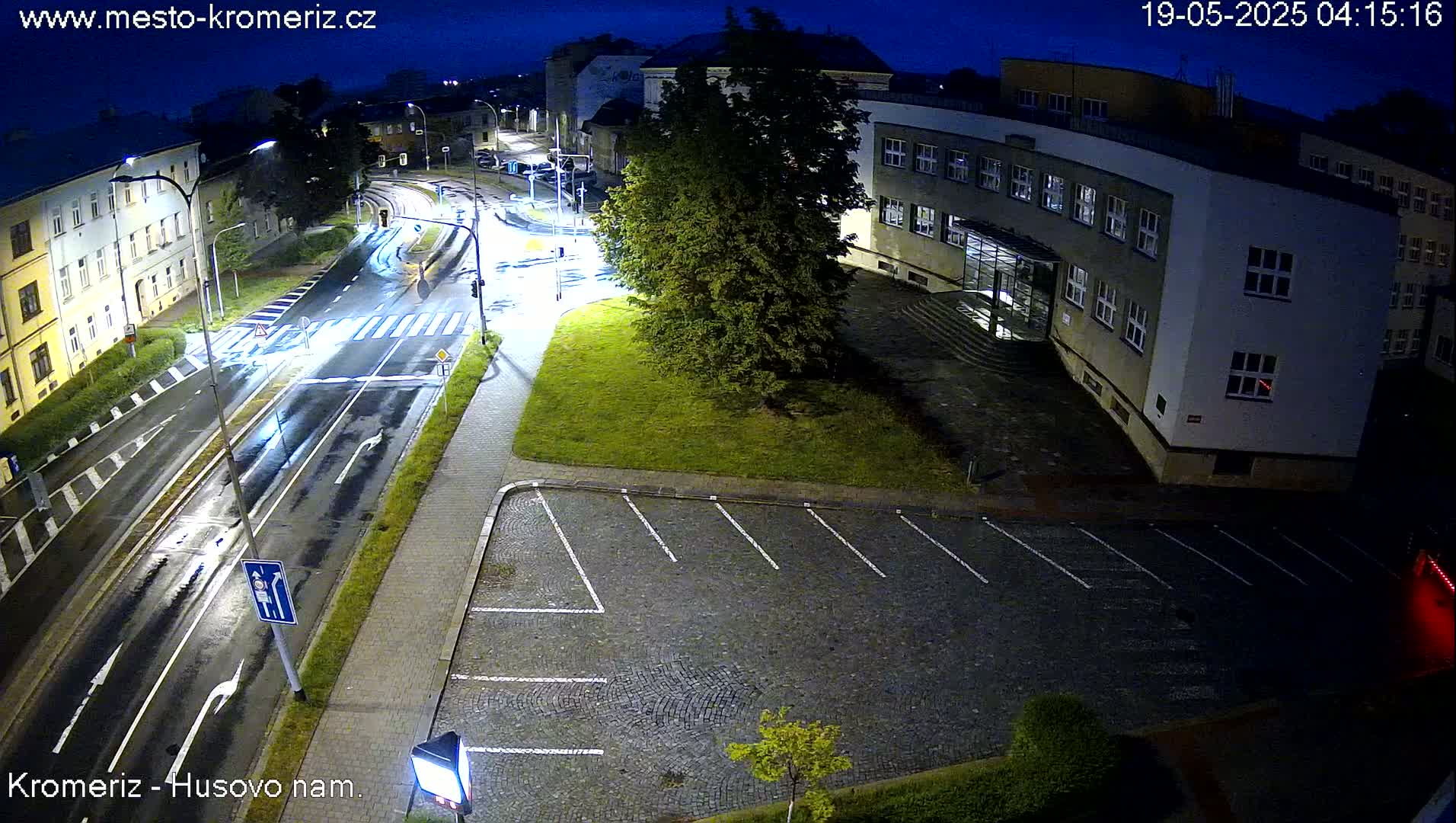 Kroměříž, Husovo & Kotojedska Náměstí  Square Intersection Live Cam - Kromeriz, Zlin, Czechia