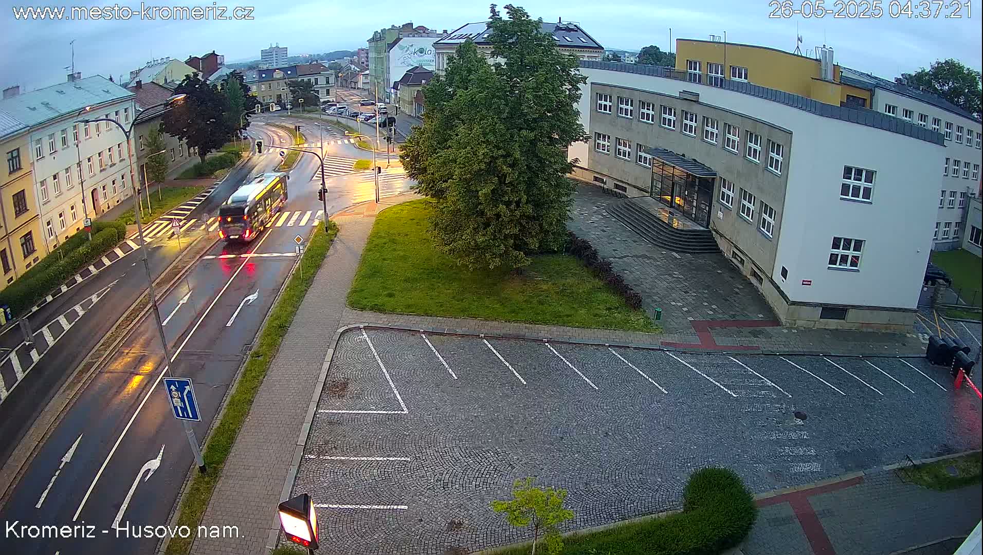 Kroměříž, Husovo & Kotojedska Náměstí  Square Intersection Live Cam - Kromeriz, Zlin, Czechia