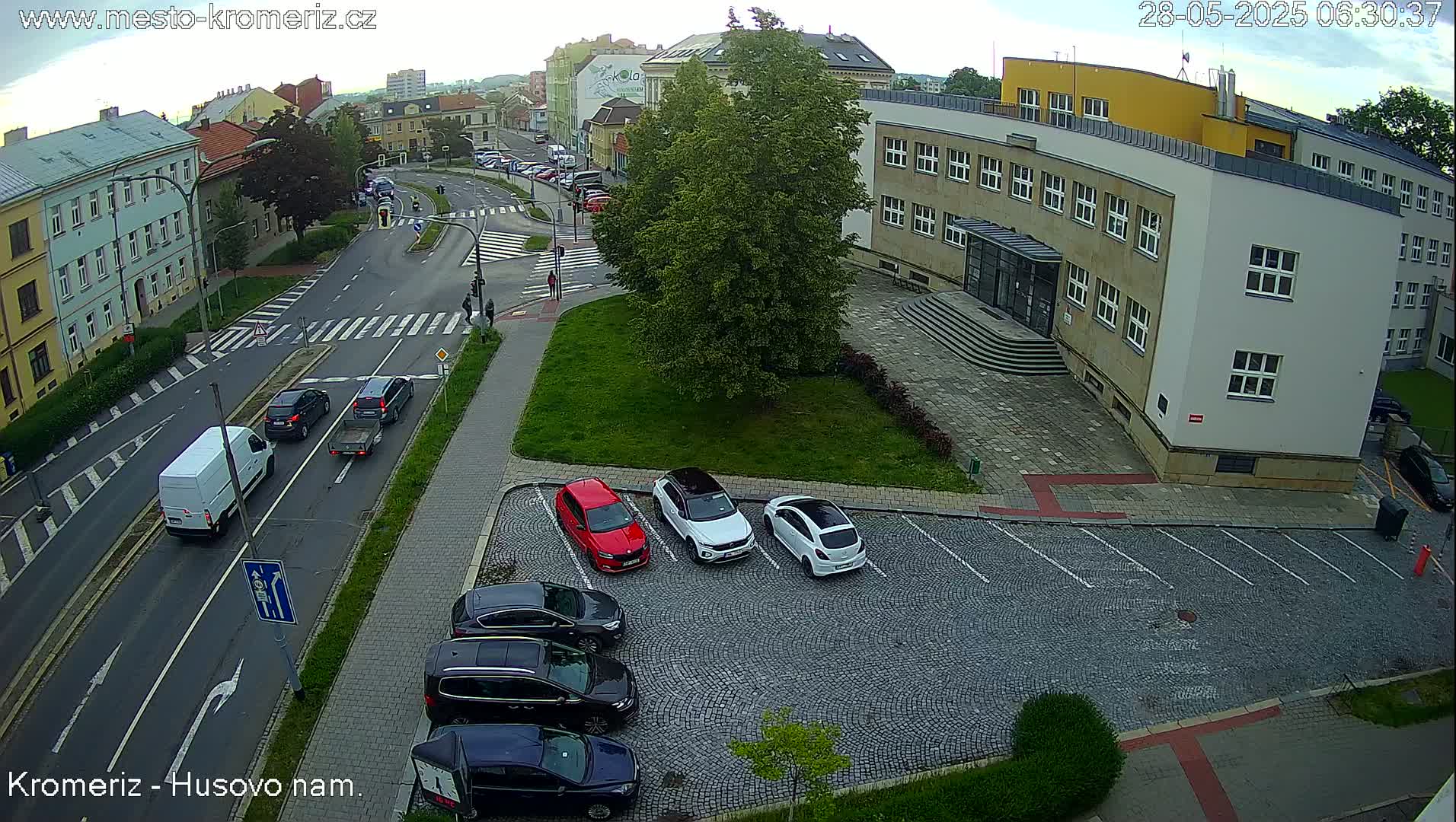 Kroměříž, Husovo & Kotojedska Náměstí  Square Intersection Live Cam - Kromeriz, Zlin, Czechia