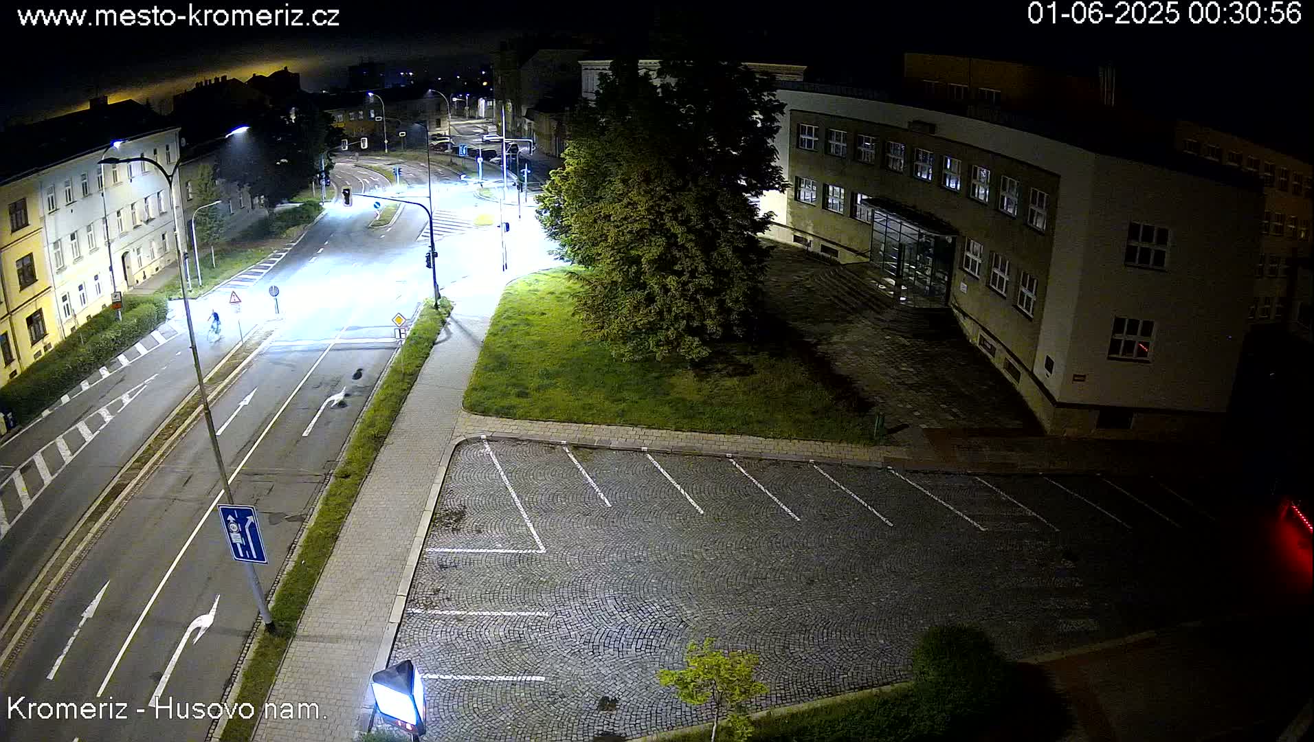 Kroměříž, Husovo & Kotojedska Náměstí  Square Intersection Live Cam - Kromeriz, Zlin, Czechia