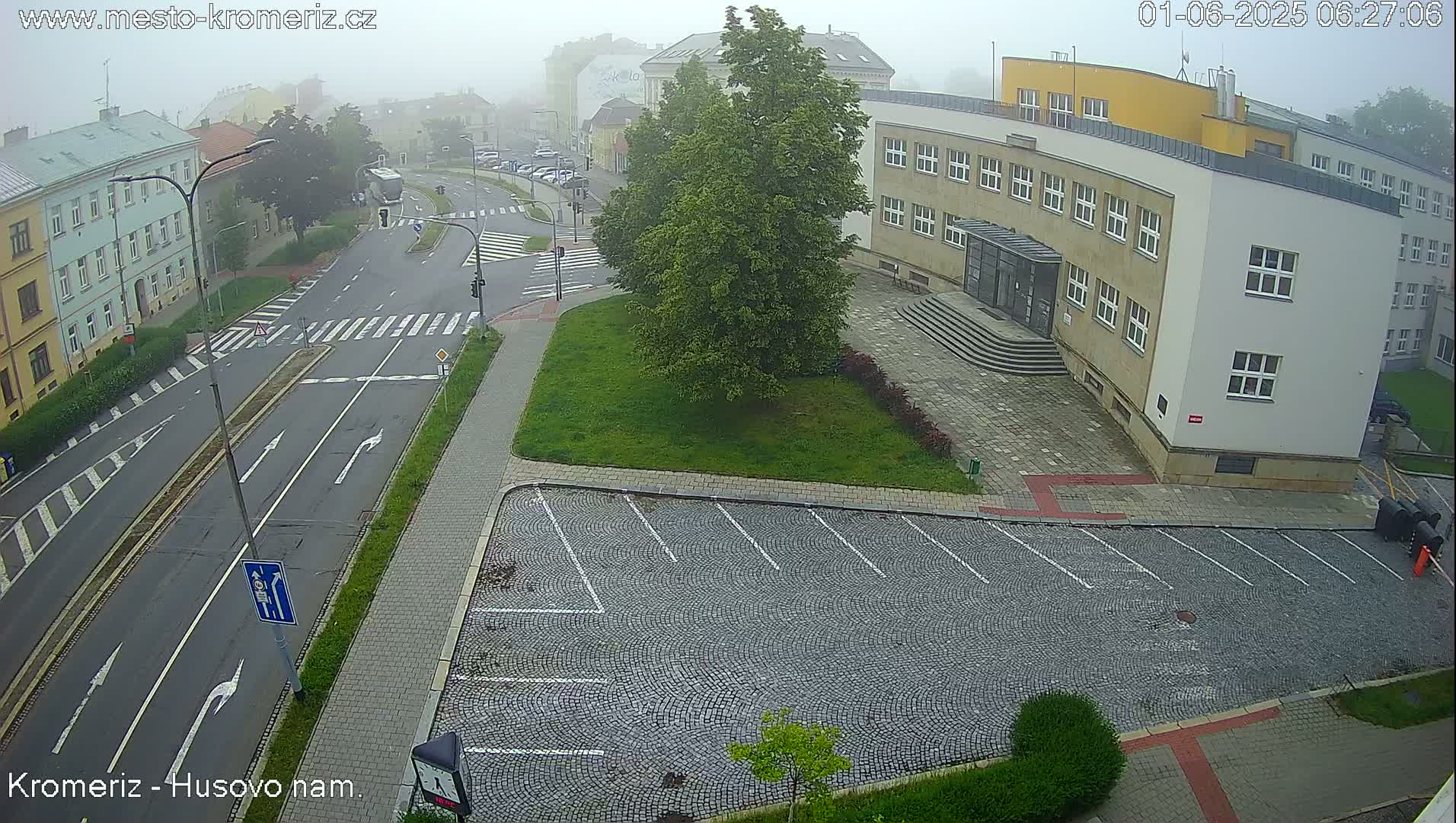 Kroměříž, Husovo & Kotojedska Náměstí  Square Intersection Live Cam - Kromeriz, Zlin, Czechia