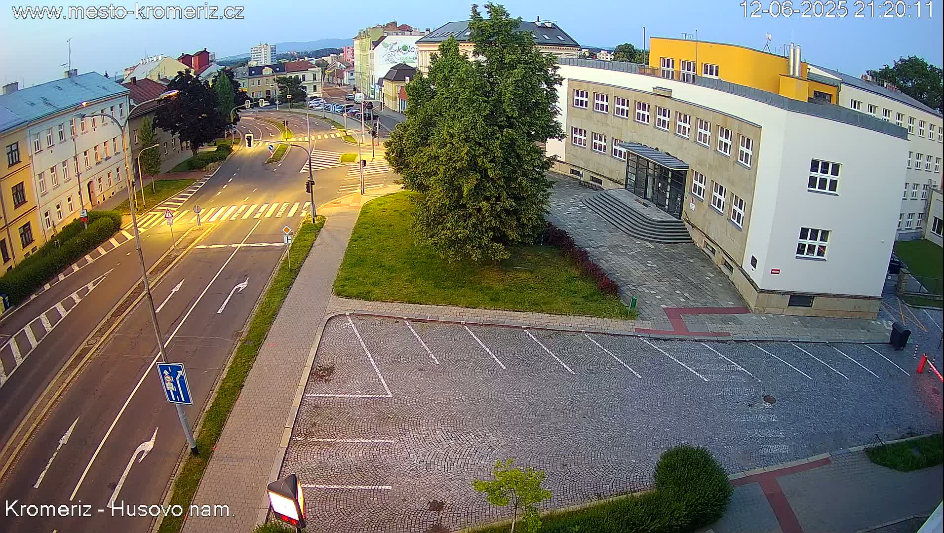 Kroměříž, Husovo & Kotojedska Náměstí  Square Intersection Live Cam - Kromeriz, Zlin, Czechia